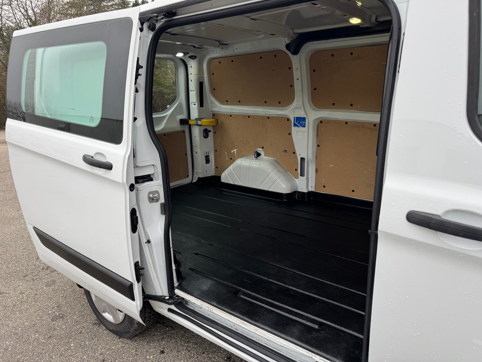 FORD Transit Custom Van 300 L1H1 Trend-image-8