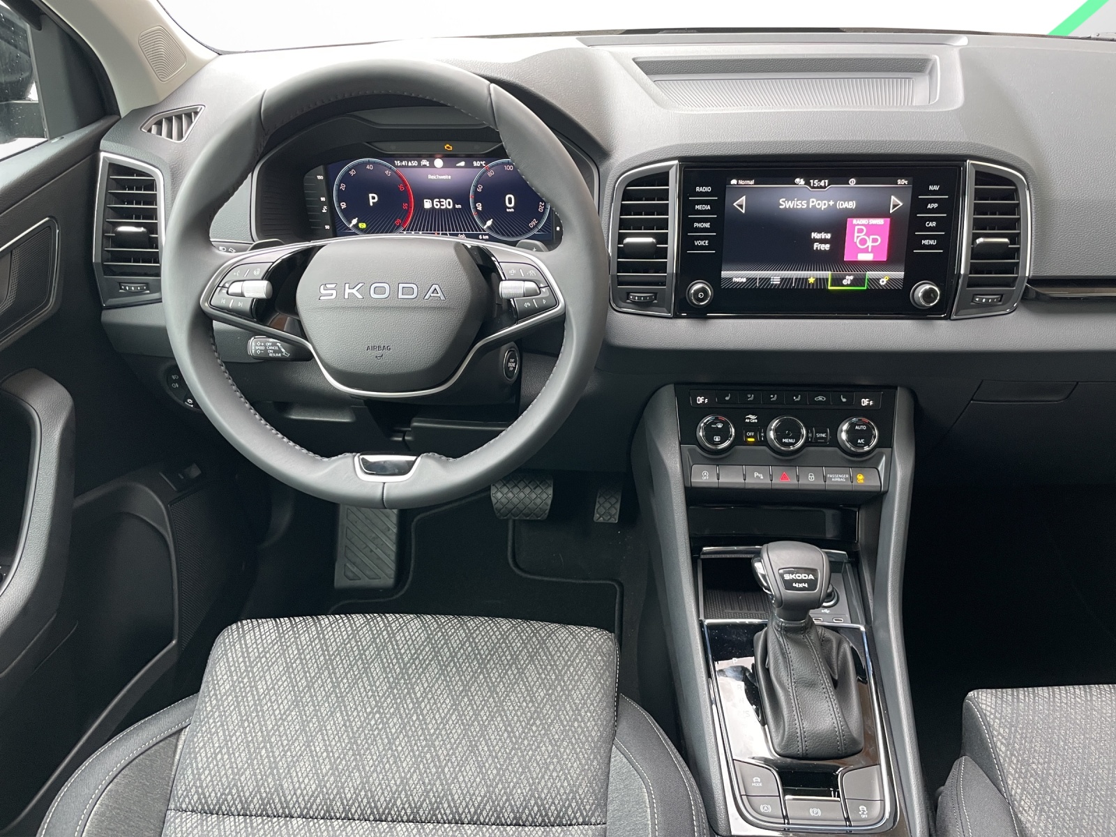 SKODA Karoq 2.0 TDI CR Selection 4x4 DSG-image-9