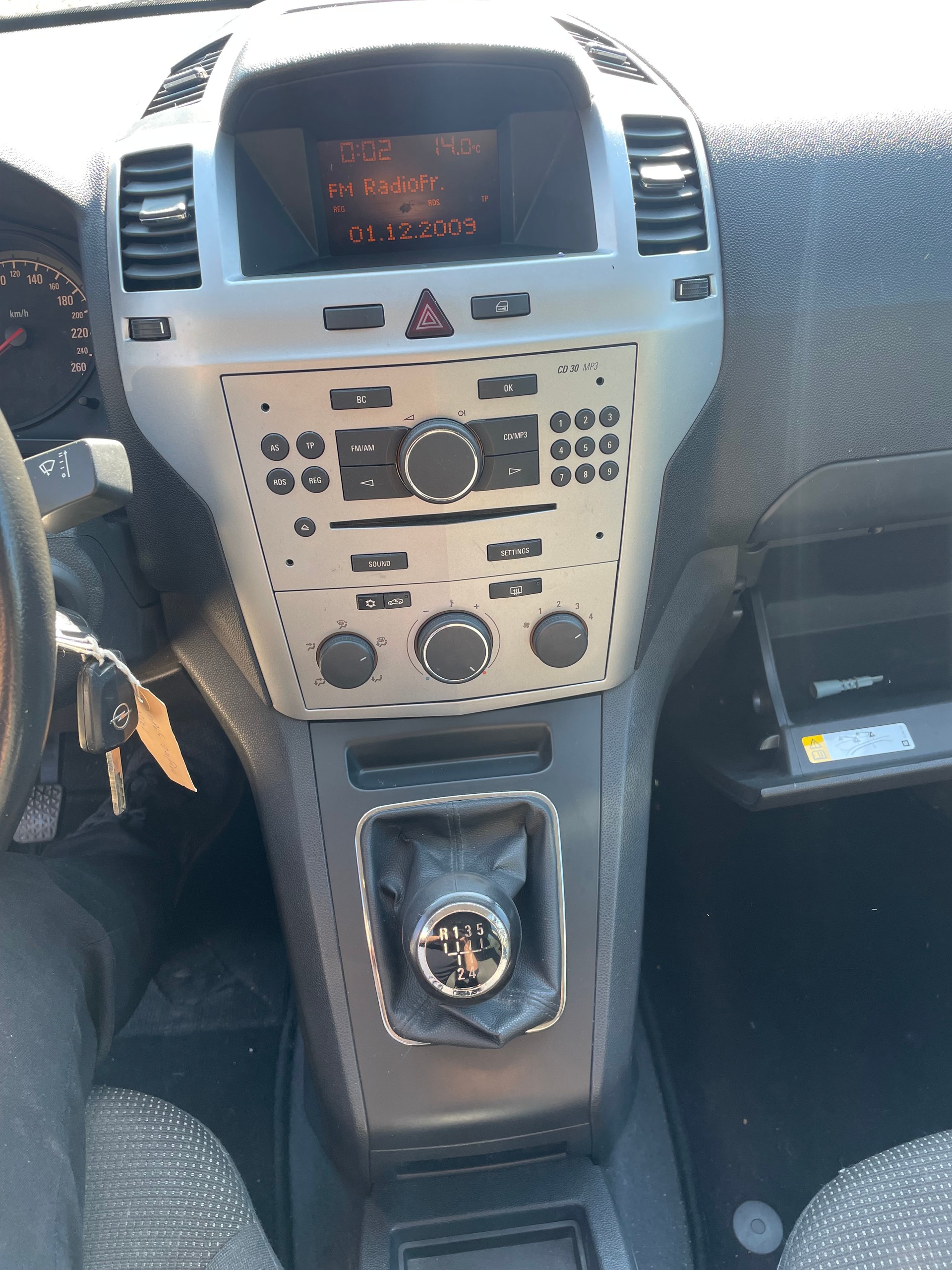 OPEL Zafira 1.8i 16V Holiday Easytronic-image-6