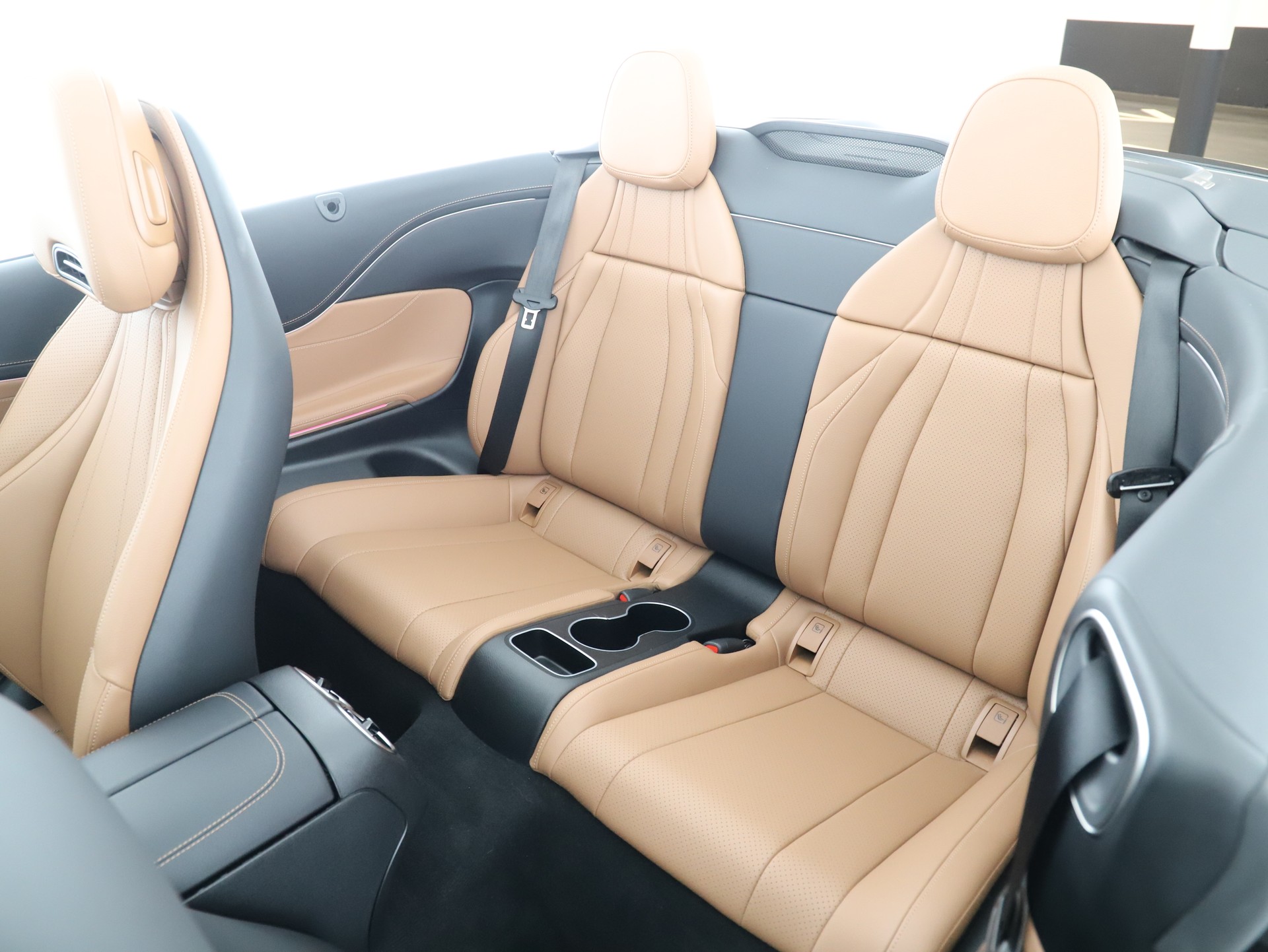 MERCEDES-BENZ CLE 200 Cabrio 4M-image-14