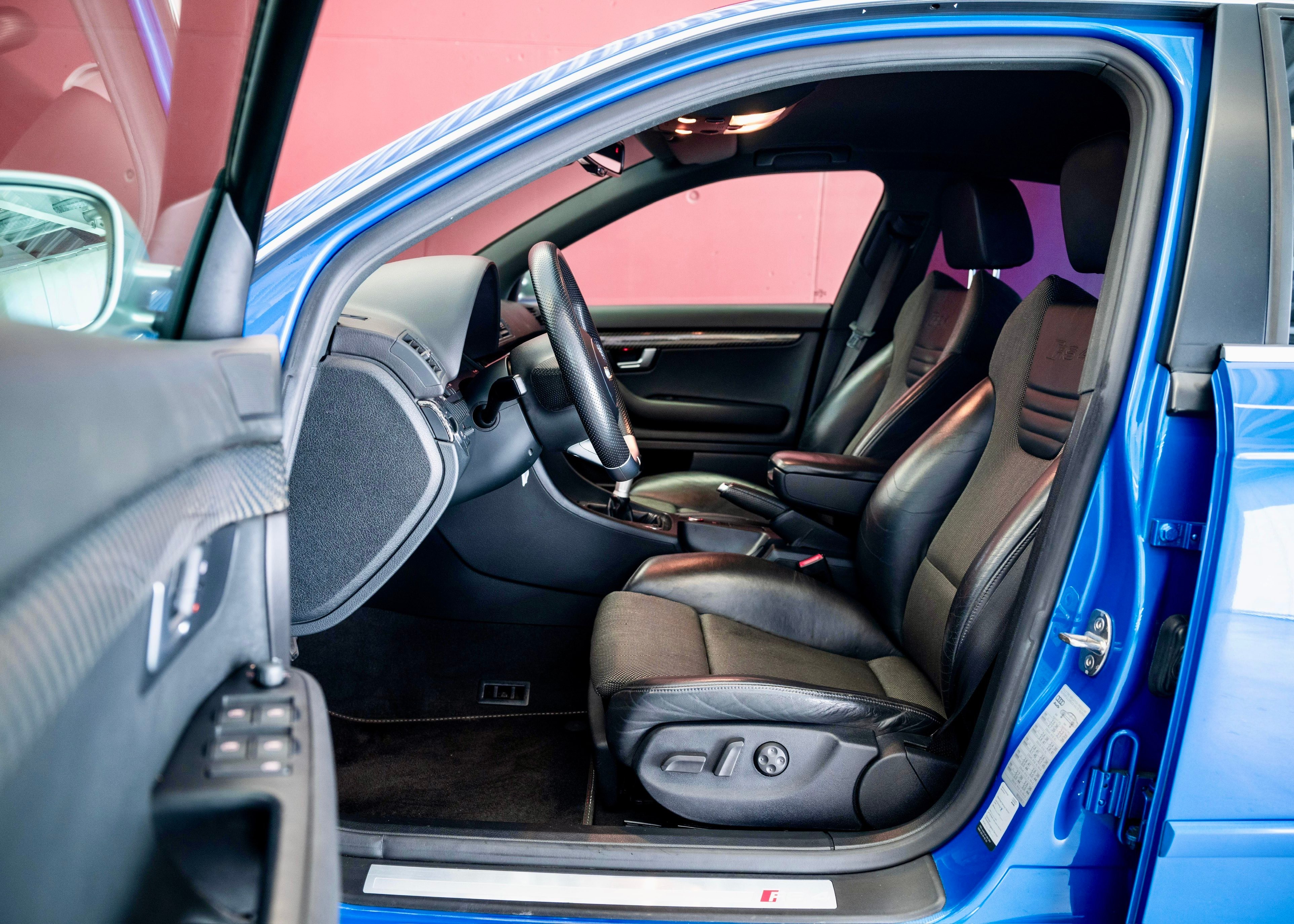 Image AUDI RS4 RS4 Limousine 4.2 V8 quattro Limousine Sprint Blue (Perfect condition, 100% original)