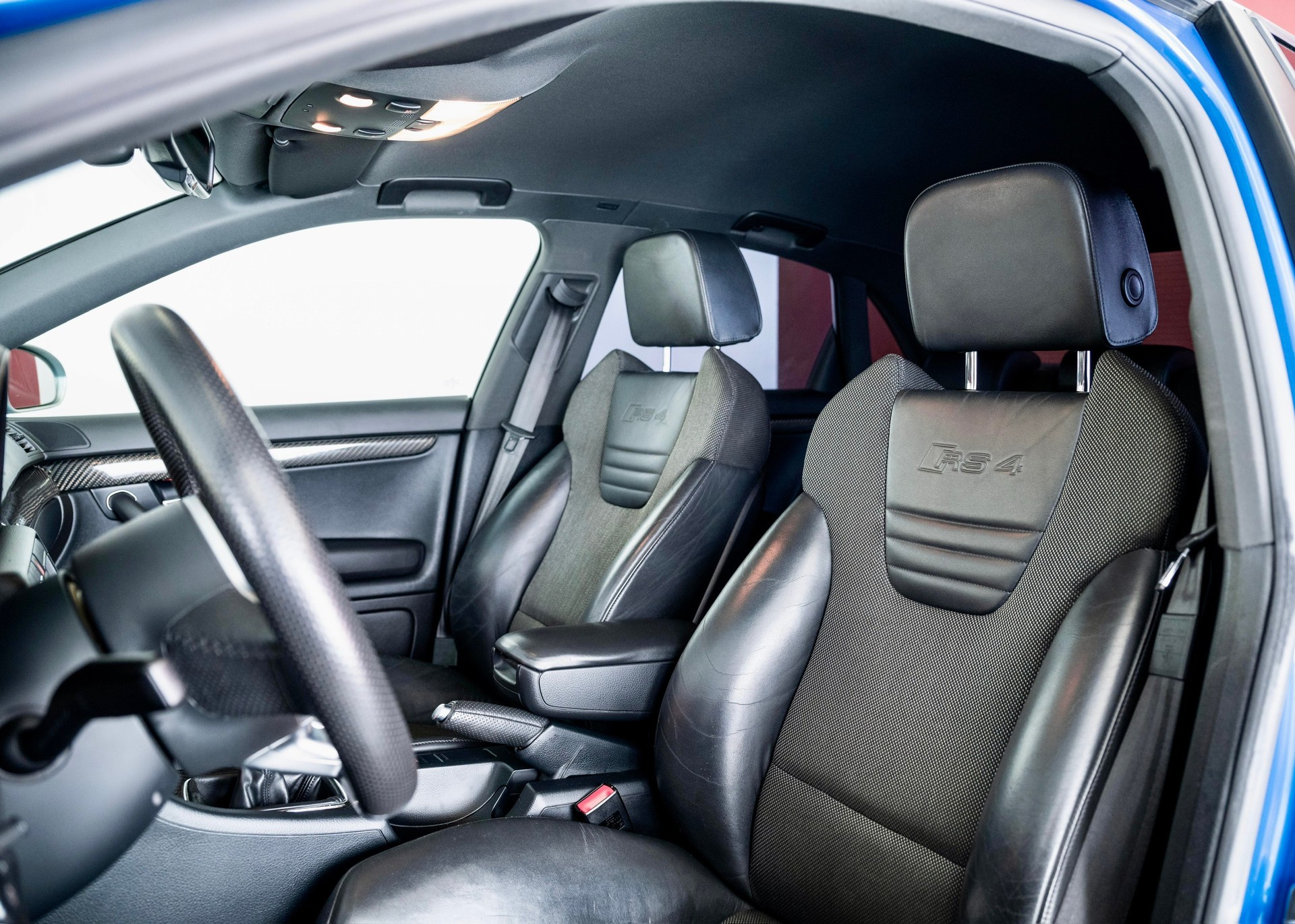 AUDI RS4 Limousine 4.2 V8 quattro Limousine Sprint Blue (Perfect condition, 100% original)-image-21