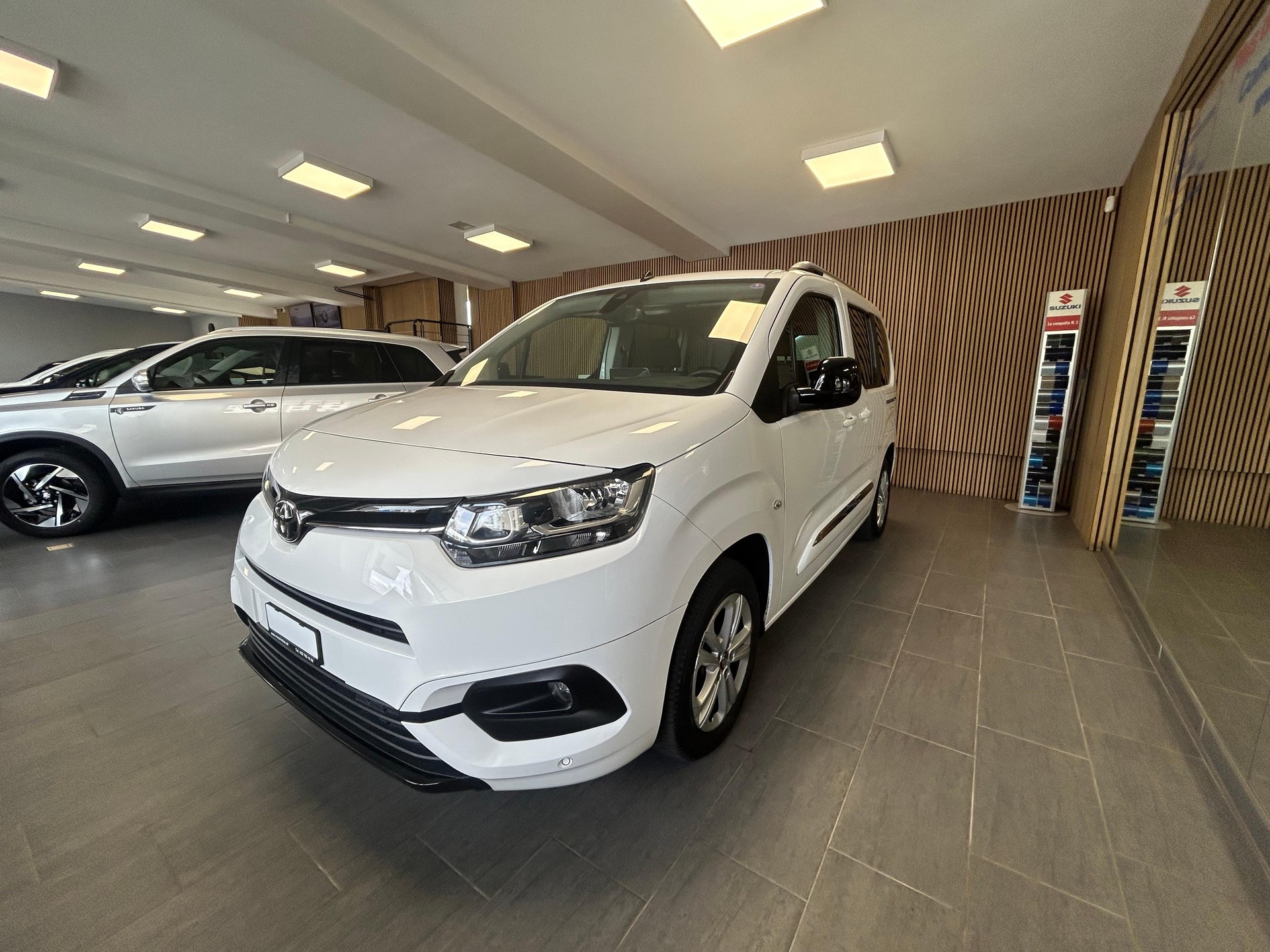 TOYOTA Proace City Verso L1 1.2 130 Trend-image-3