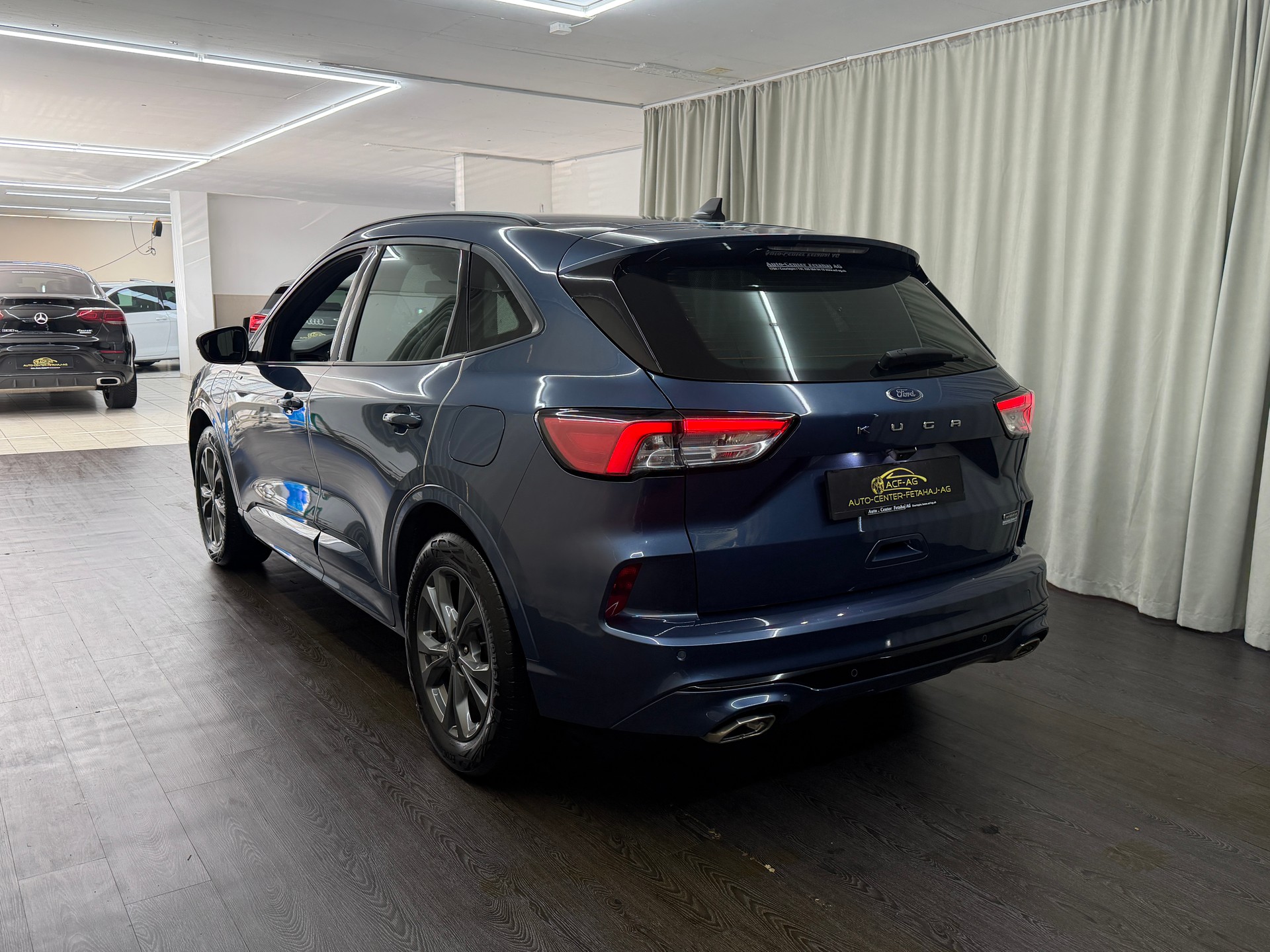 FORD Kuga 2.5 PHEV ST-Line 2WD-image-3