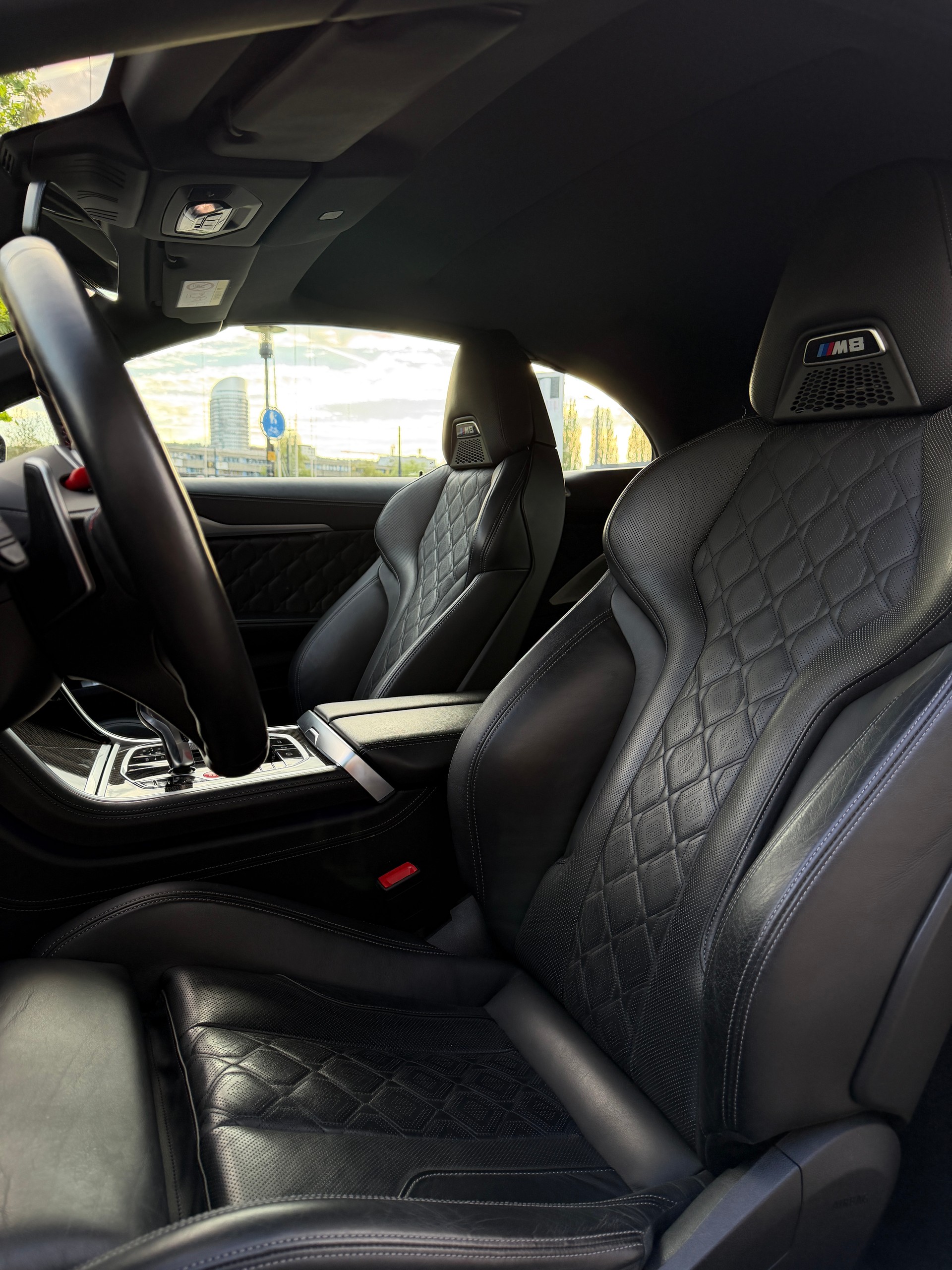 BMW M8 xDrive Steptronic M Competition-image-5