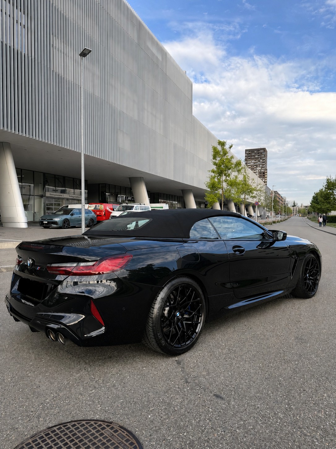 BMW M8 xDrive Steptronic M Competition-image-3