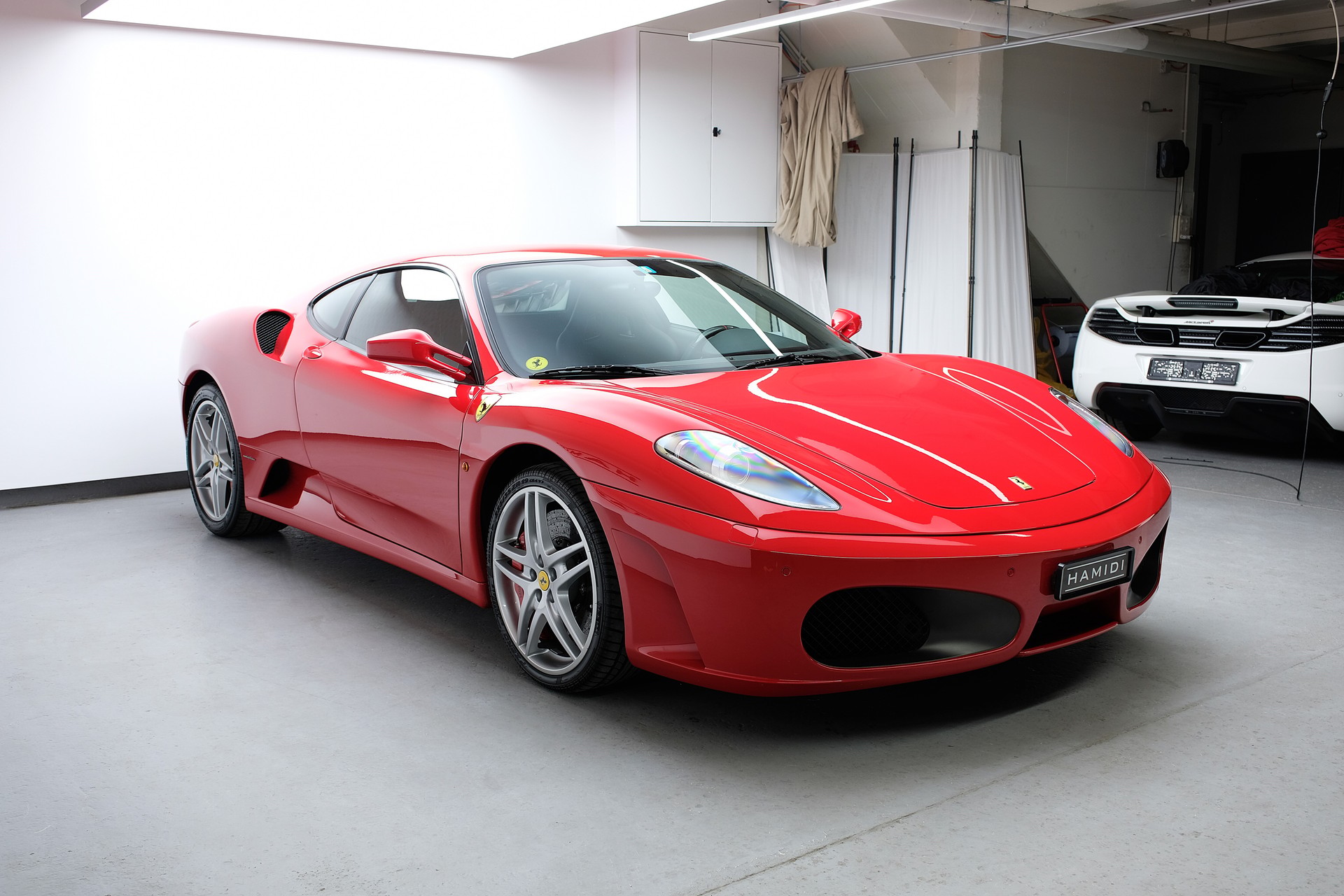FERRARI F430-showroom-element-2