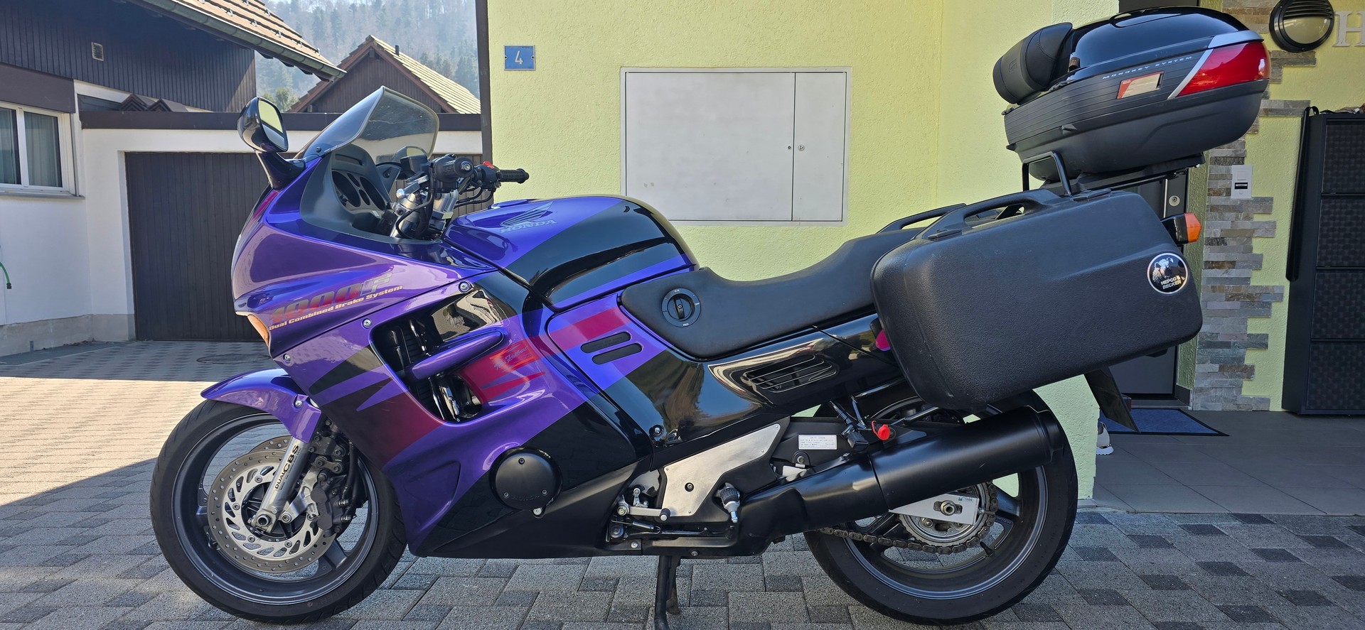 HONDA CBR 1000 F Dual-CBS