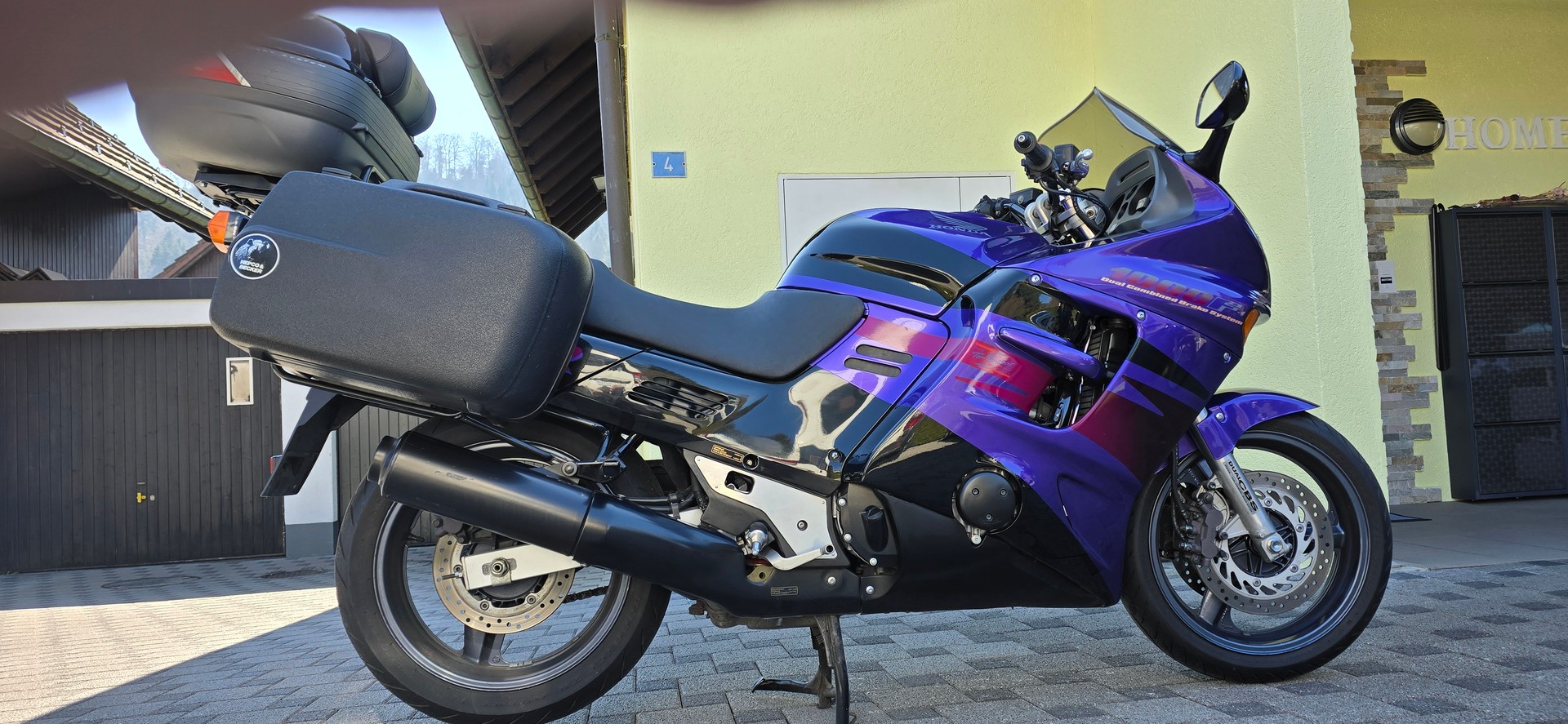 HONDA CBR 1000 F Dual-CBS-image-1