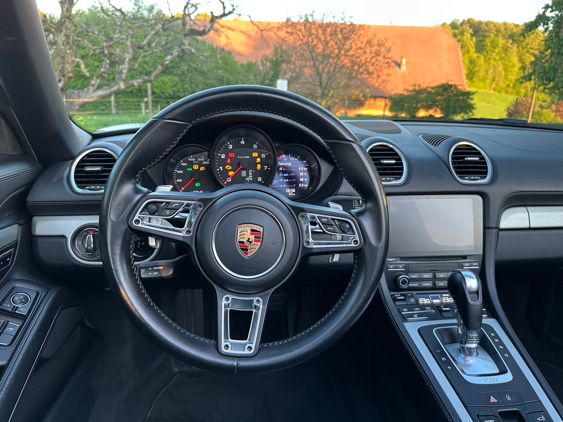 PORSCHE 718 Boxster 2.0 PDK in Graphitblau Metallic, Schweizer Fahrzeug, ohne OPF, frisch ab Service!-image-13