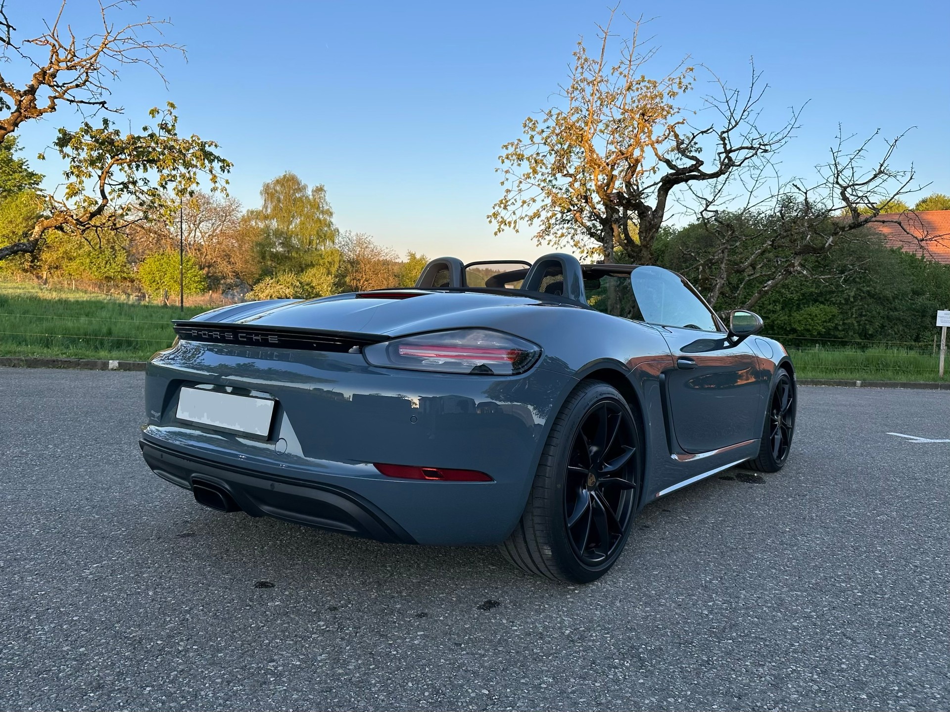 PORSCHE 718 Boxster 2.0 PDK in Graphitblau Metallic, Schweizer Fahrzeug, ohne OPF, frisch ab Service!-image-8