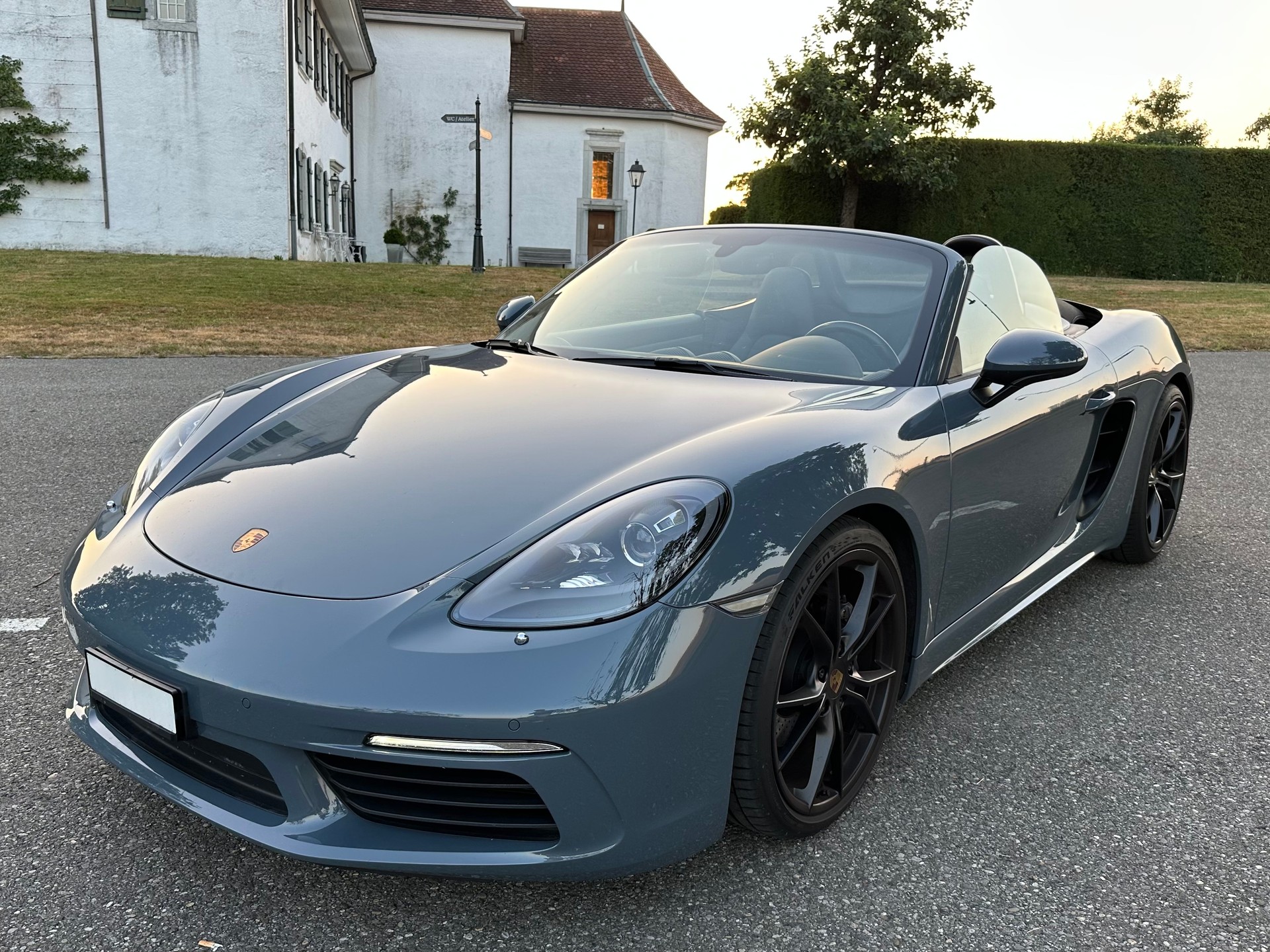 PORSCHE 718 Boxster 2.0 PDK in Graphitblau Metallic, Schweizer Fahrzeug, ohne OPF, frisch ab Service!-image-1