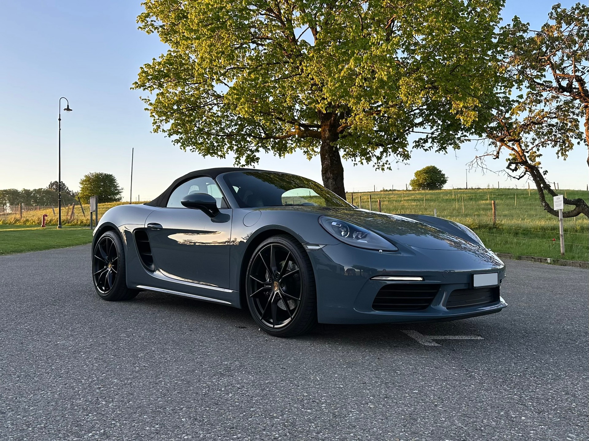 PORSCHE 718 Boxster 2.0 PDK in Graphitblau Metallic, Schweizer Fahrzeug, ohne OPF, frisch ab Service!-image-5