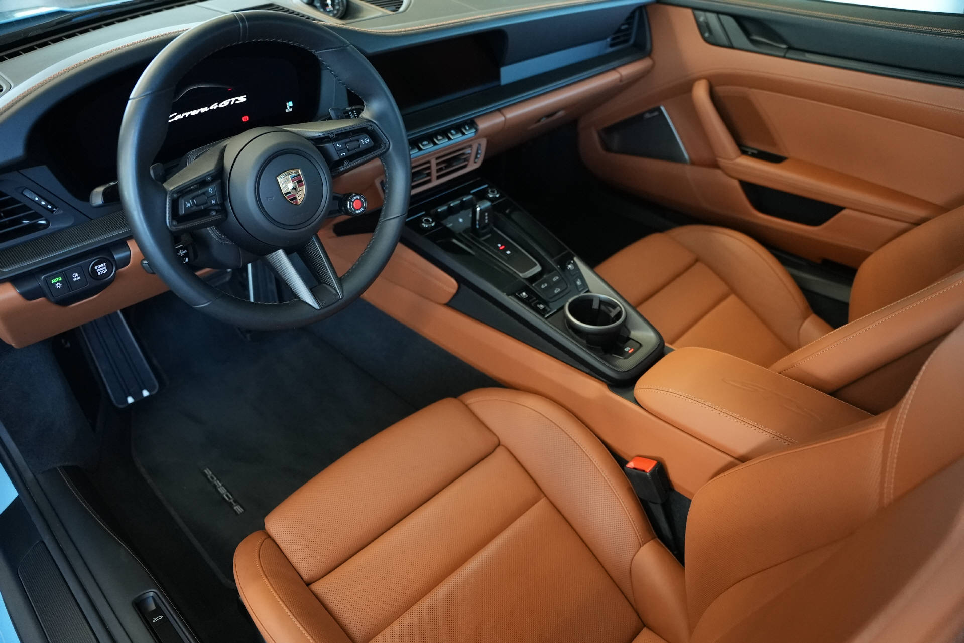 PORSCHE 911 Carrera 4 GTS Gulf Blue-image-6