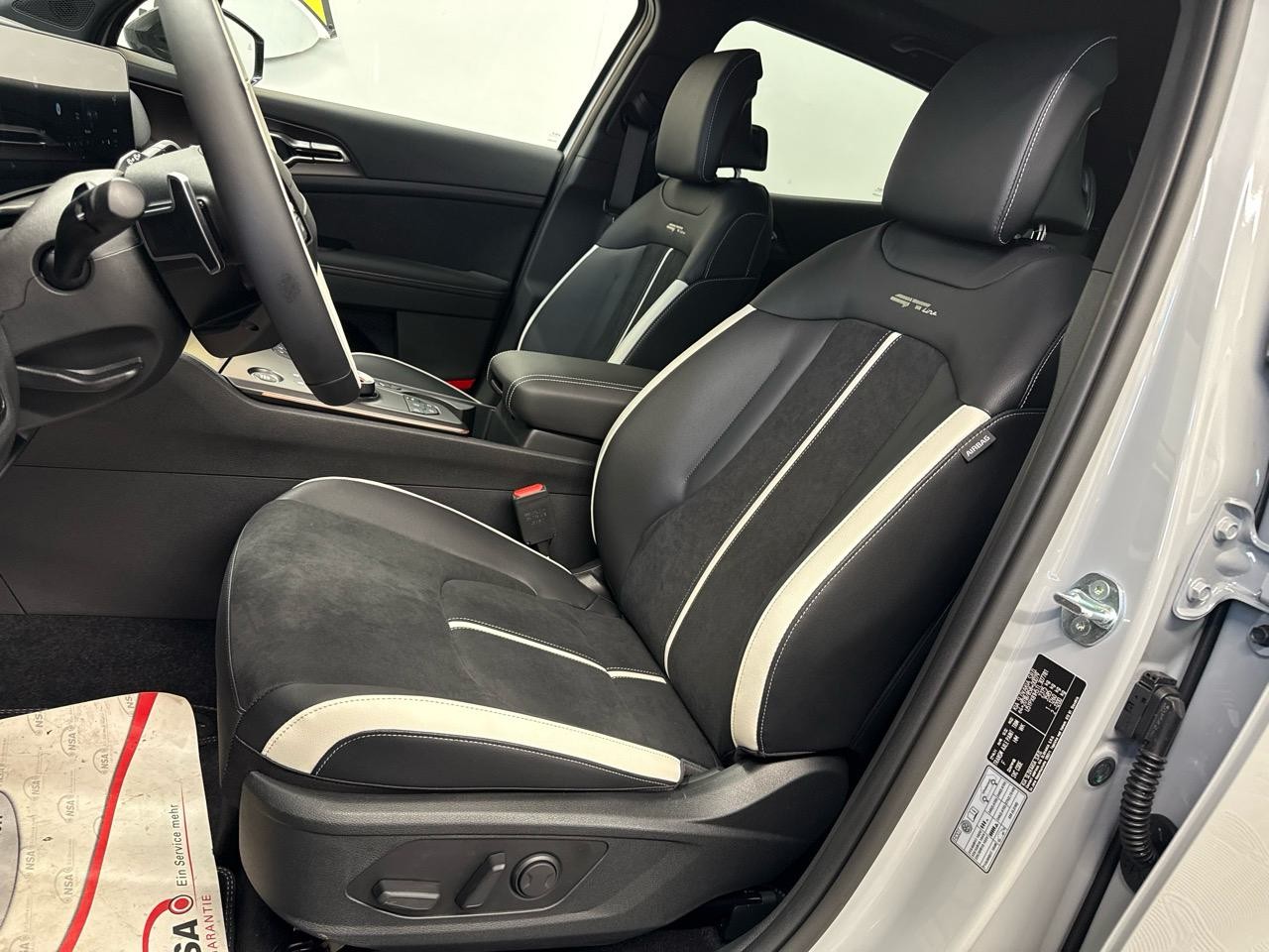 KIA Sportage 1.6T-GDi PHEV GT-Line-image-3