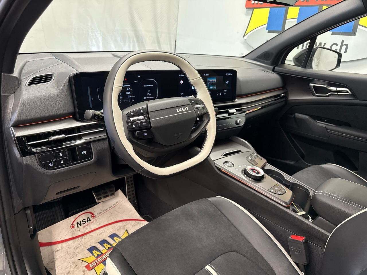 KIA Sportage 1.6T-GDi PHEV GT-Line-image-2