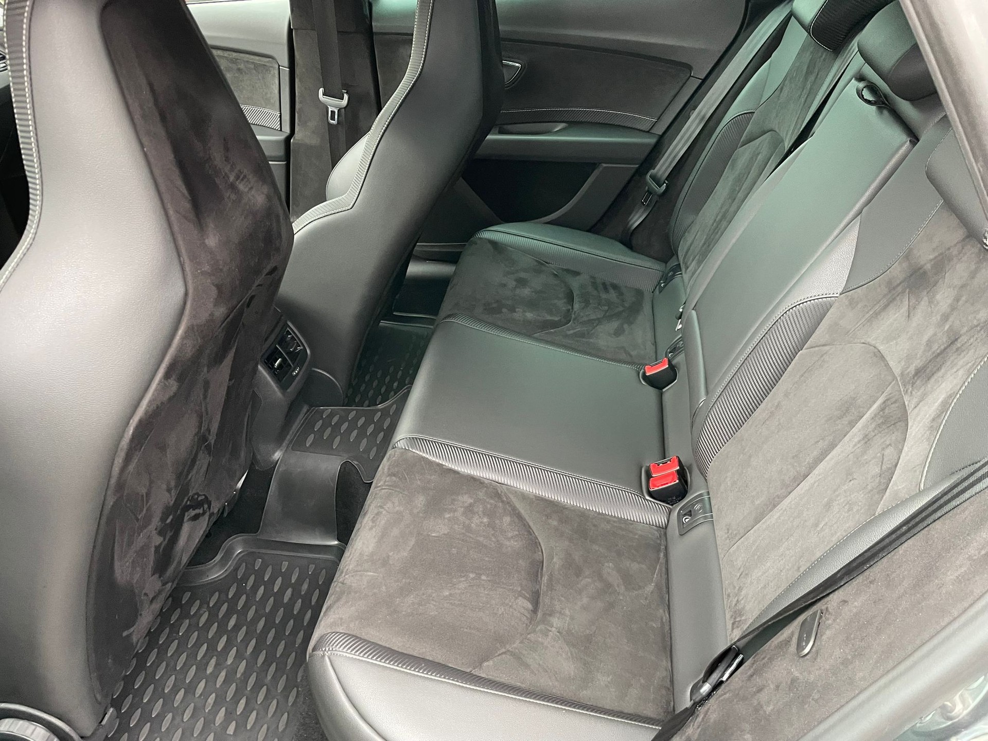 SEAT Leon 2.0 TSI Cupra R DSG-image-10