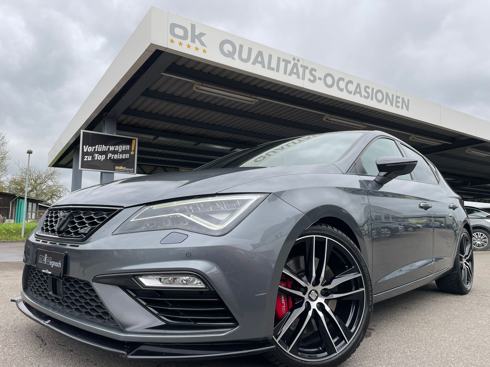 SEAT Leon 2.0 TSI Cupra R DSG-image-0