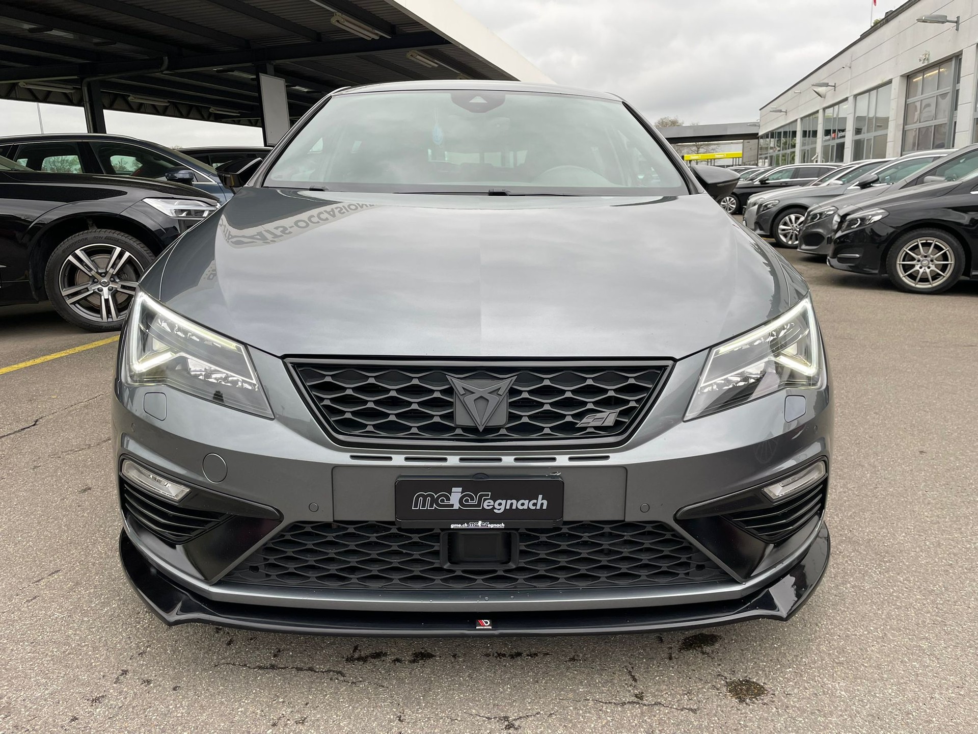 SEAT Leon 2.0 TSI Cupra R DSG-image-2