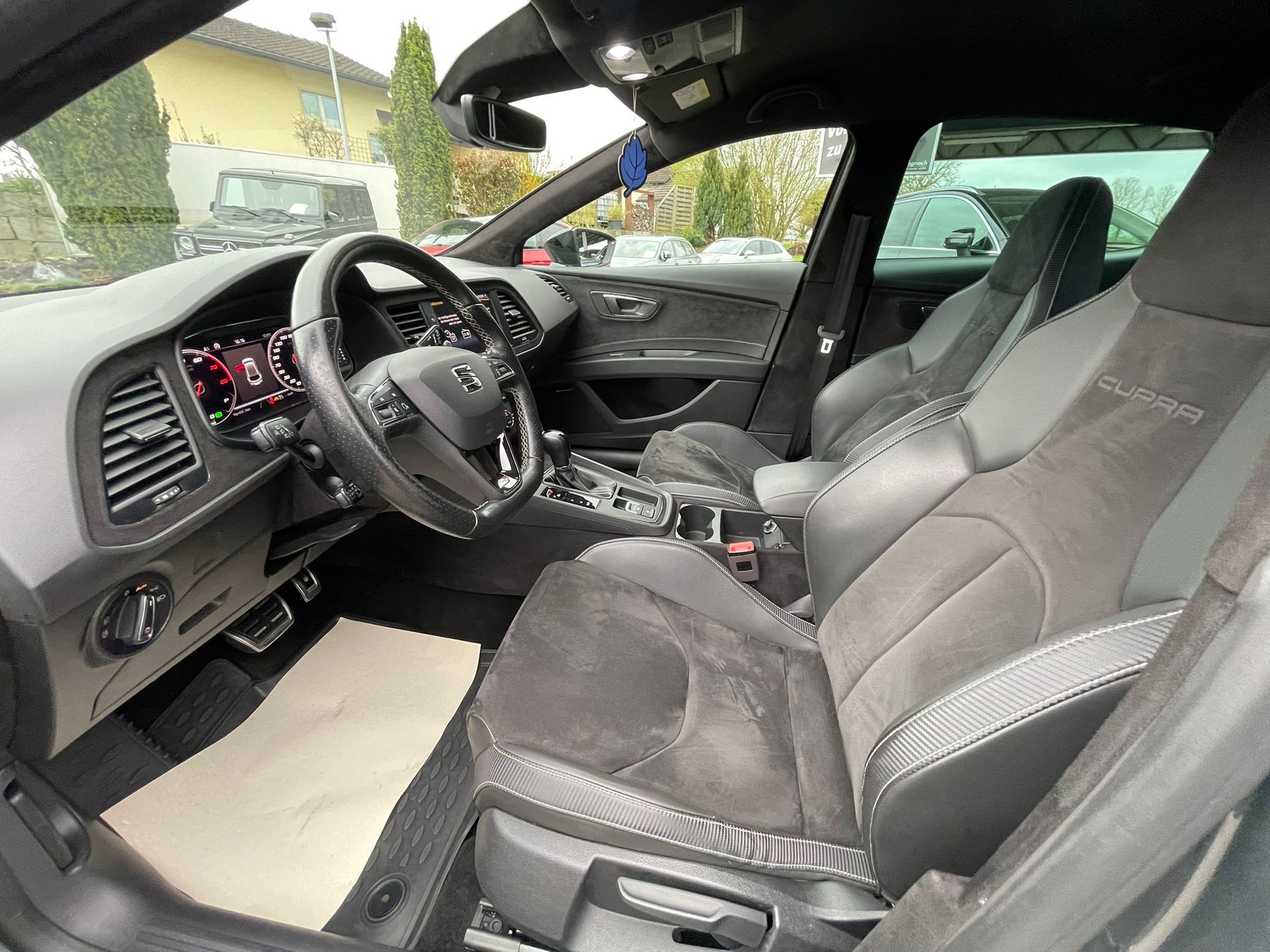 SEAT Leon 2.0 TSI Cupra R DSG-image-9