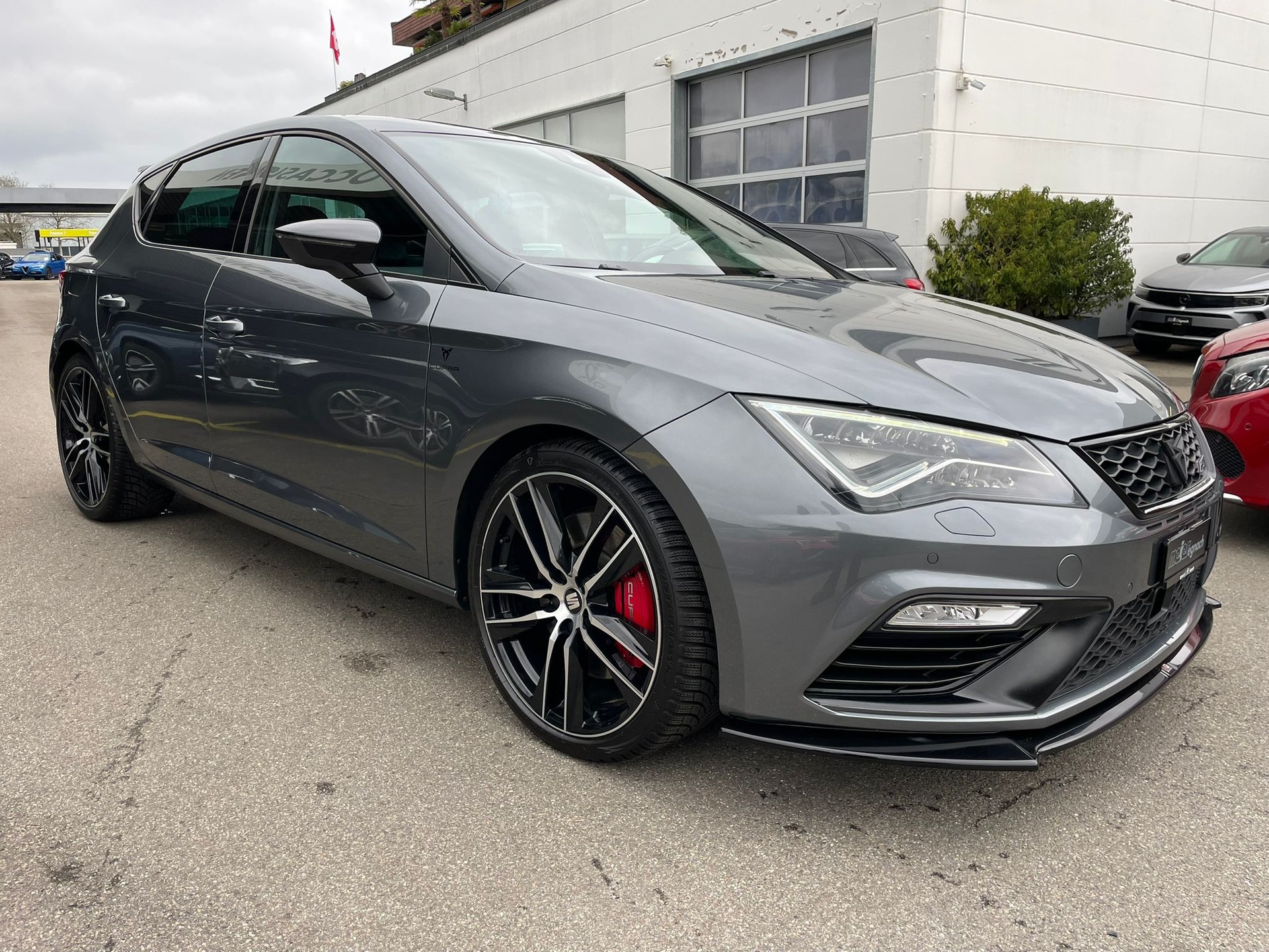 SEAT Leon 2.0 TSI Cupra R DSG-image-1