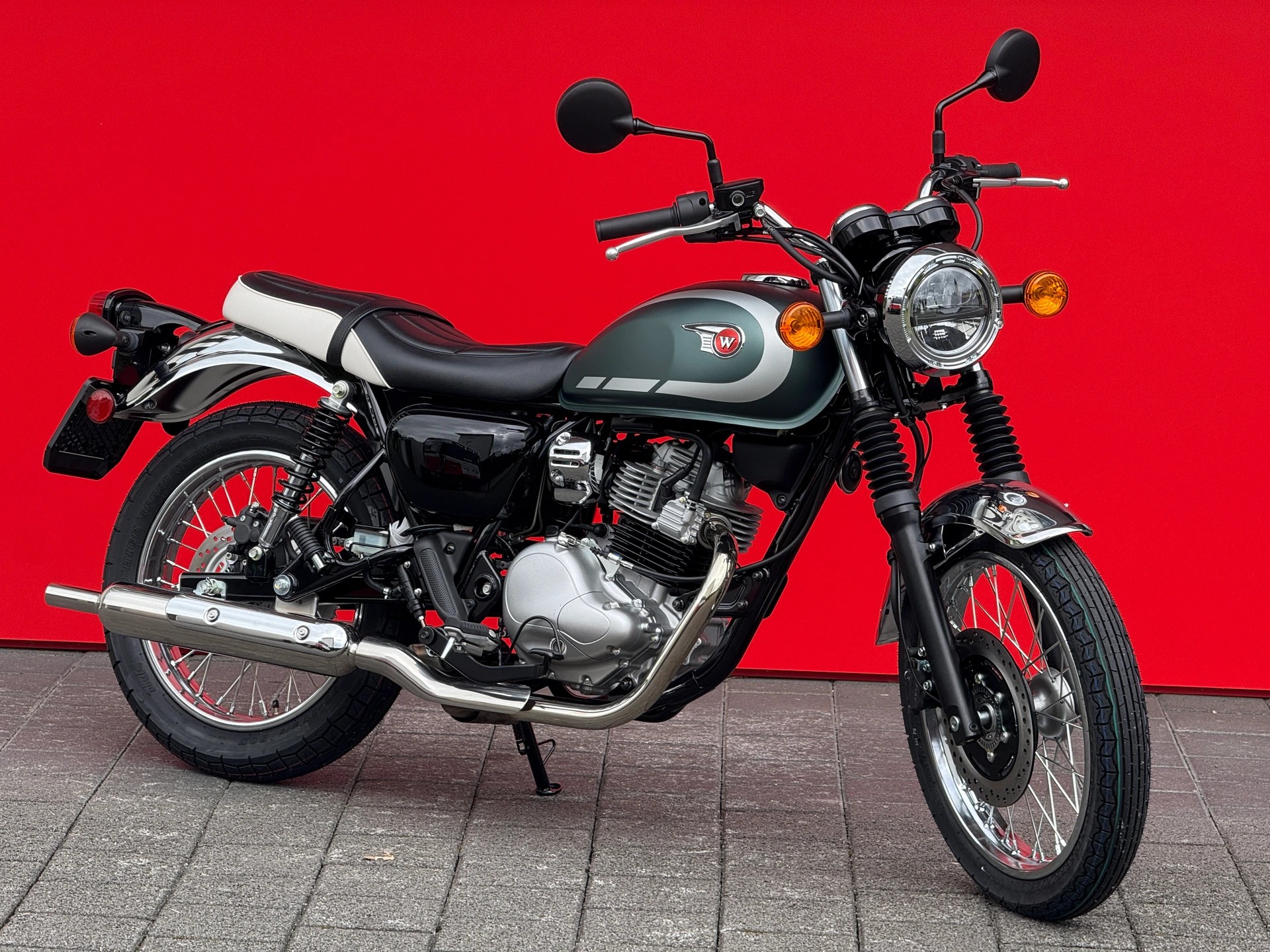 KAWASAKI W 230-showroom-element-3