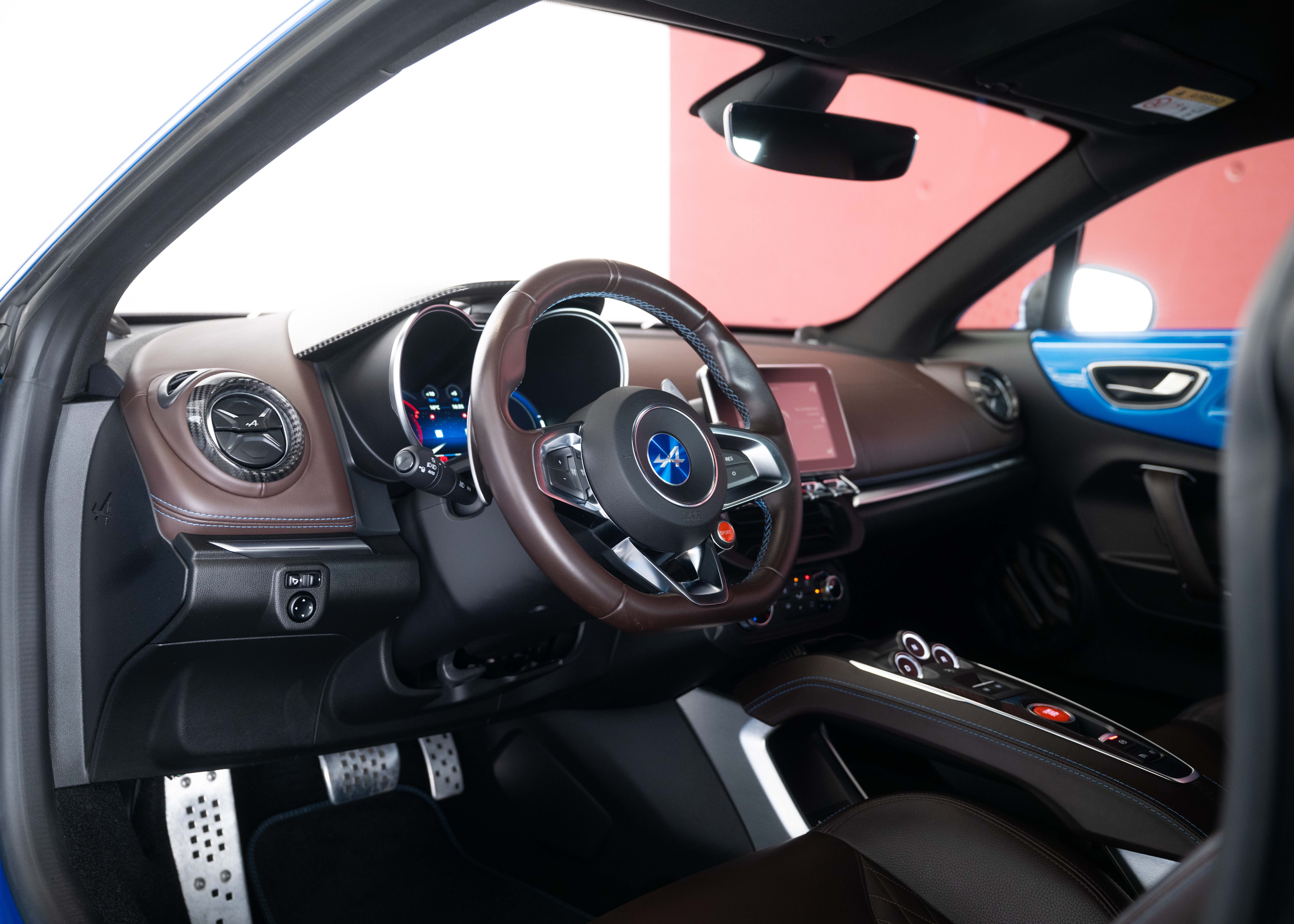 Image ALPINE A110 Alpine A110 Lègende (Leasing 2.99%, 1st hand Swiss car, mint condition, full service history)