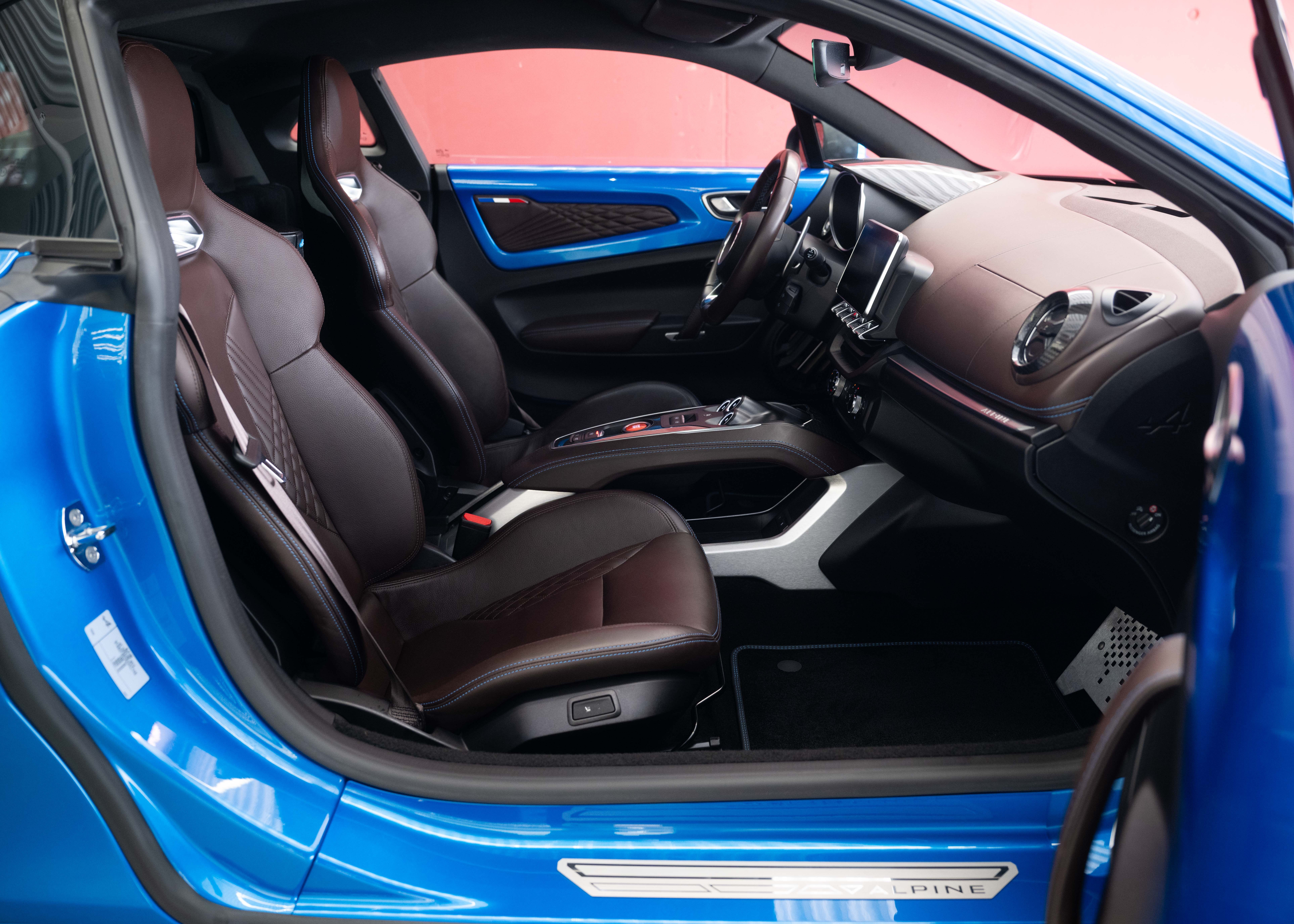 Image ALPINE A110 Alpine A110 Lègende (Leasing 2.99%, 1st hand Swiss car, mint condition, full service history)