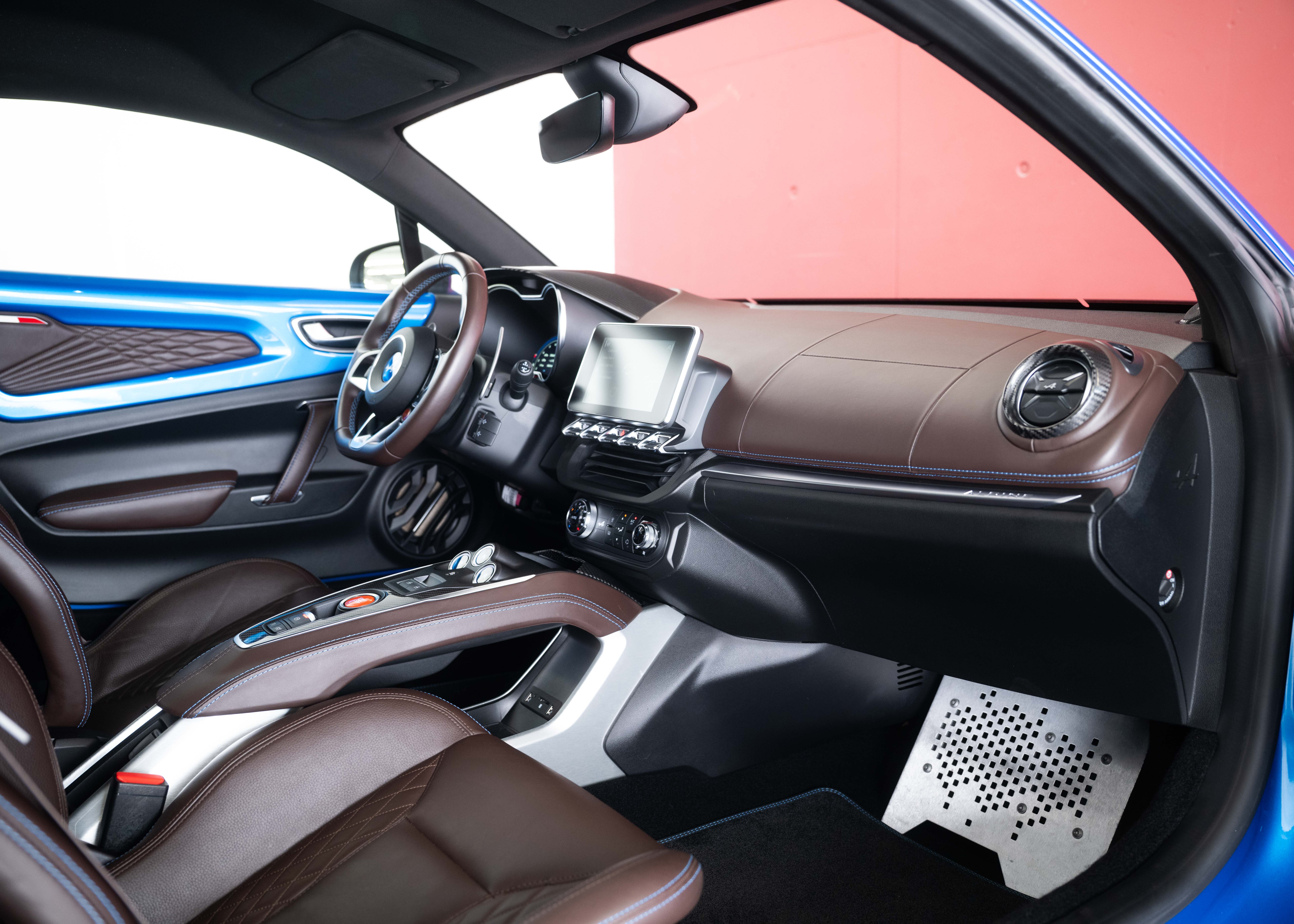 Image ALPINE A110 Alpine A110 Lègende (Leasing 2.99%, 1st hand Swiss car, mint condition, full service history)