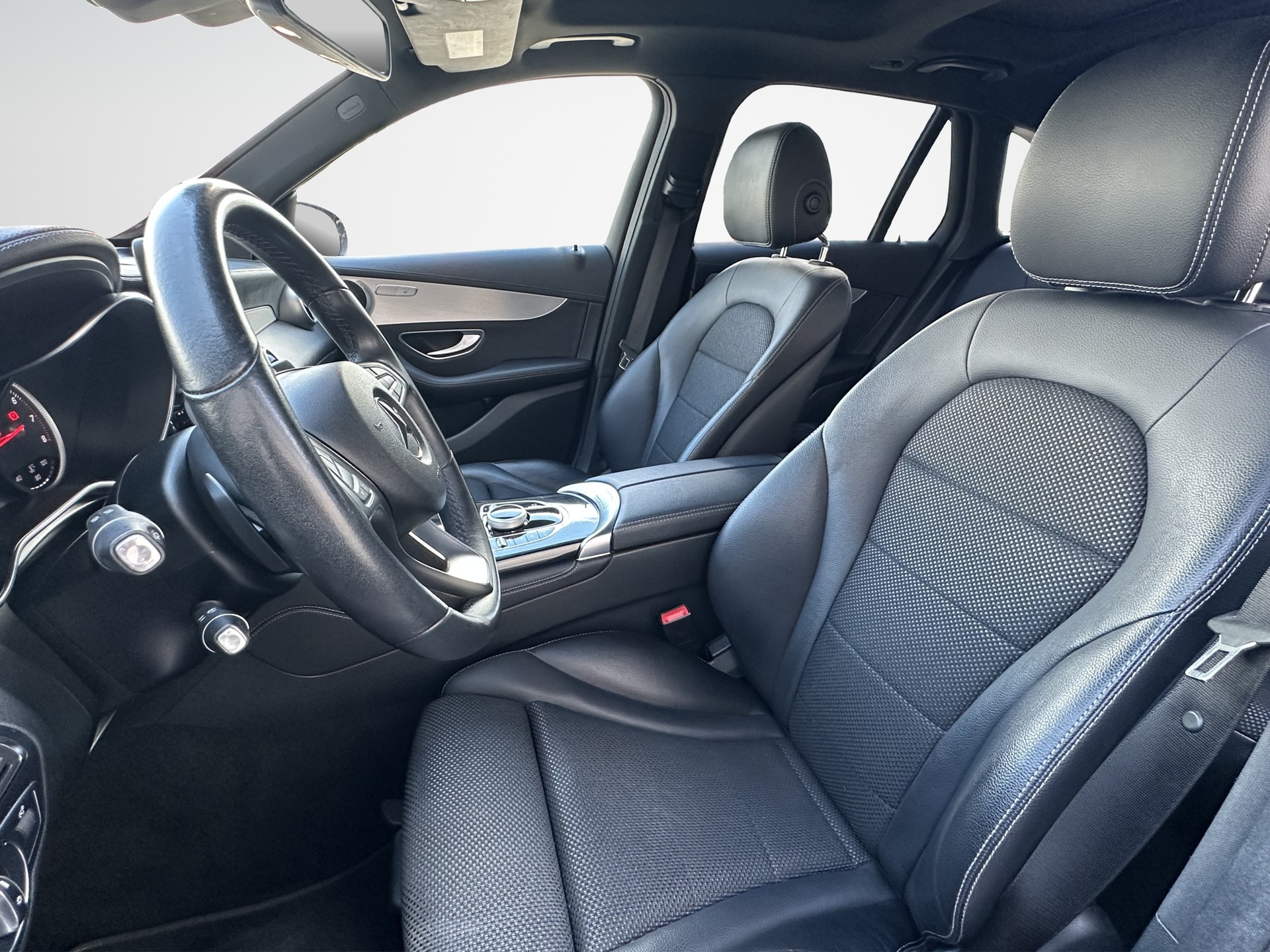 MERCEDES-BENZ GLC 250 Exclusive 4Matic 9G-Tronic-image-9