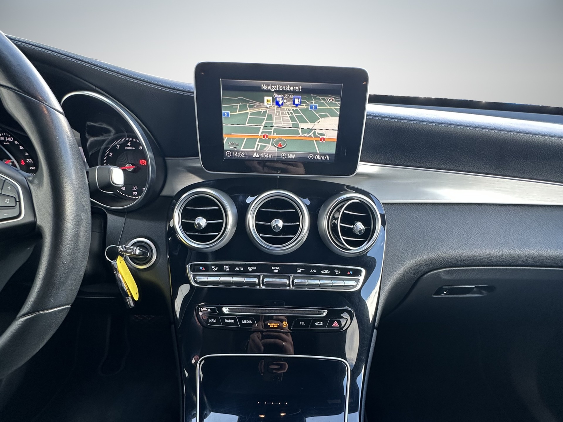 MERCEDES-BENZ GLC 250 Exclusive 4Matic 9G-Tronic-image-12