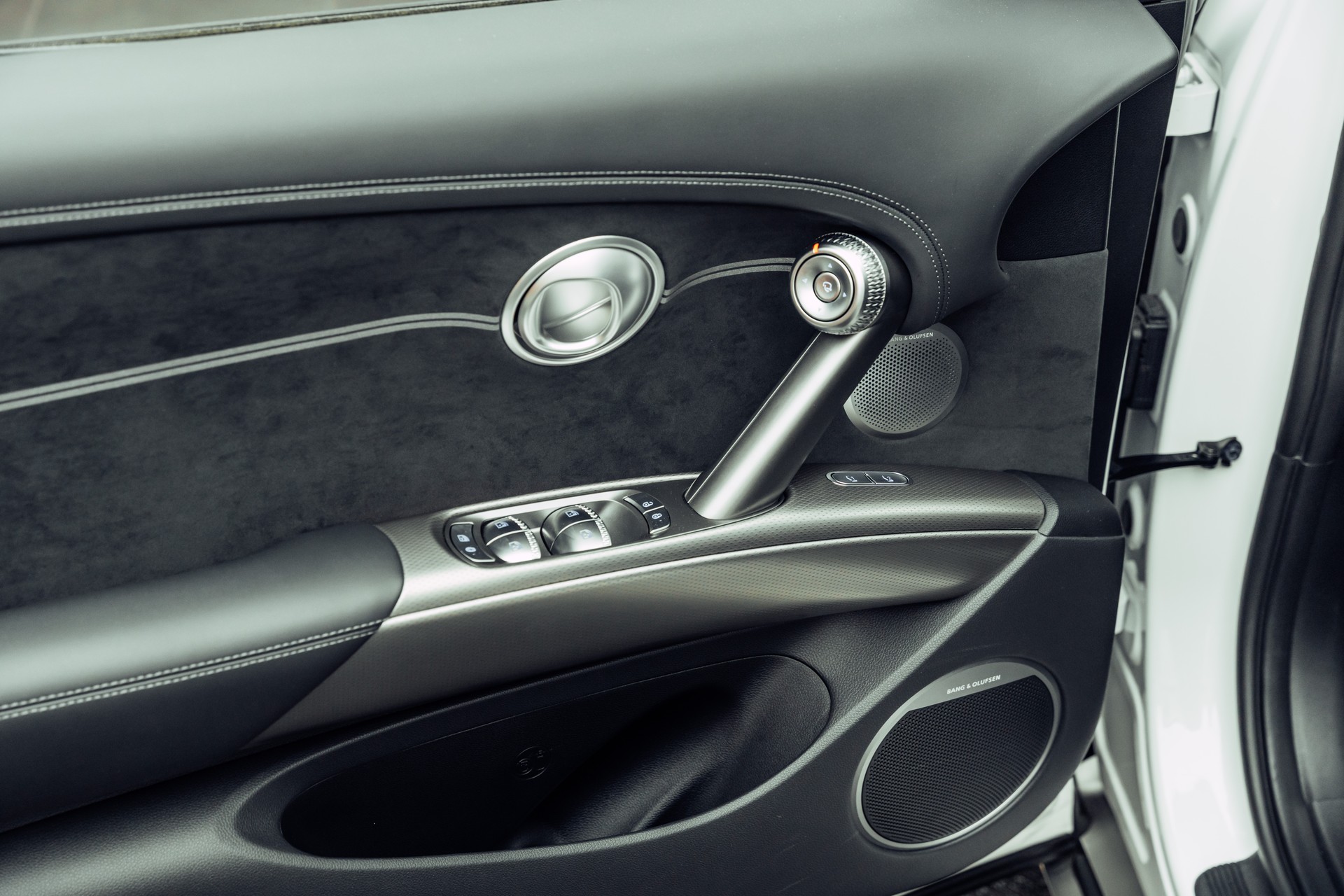 GENESIS GV60 77.4 kWh Sport Plus AWD-image-12
