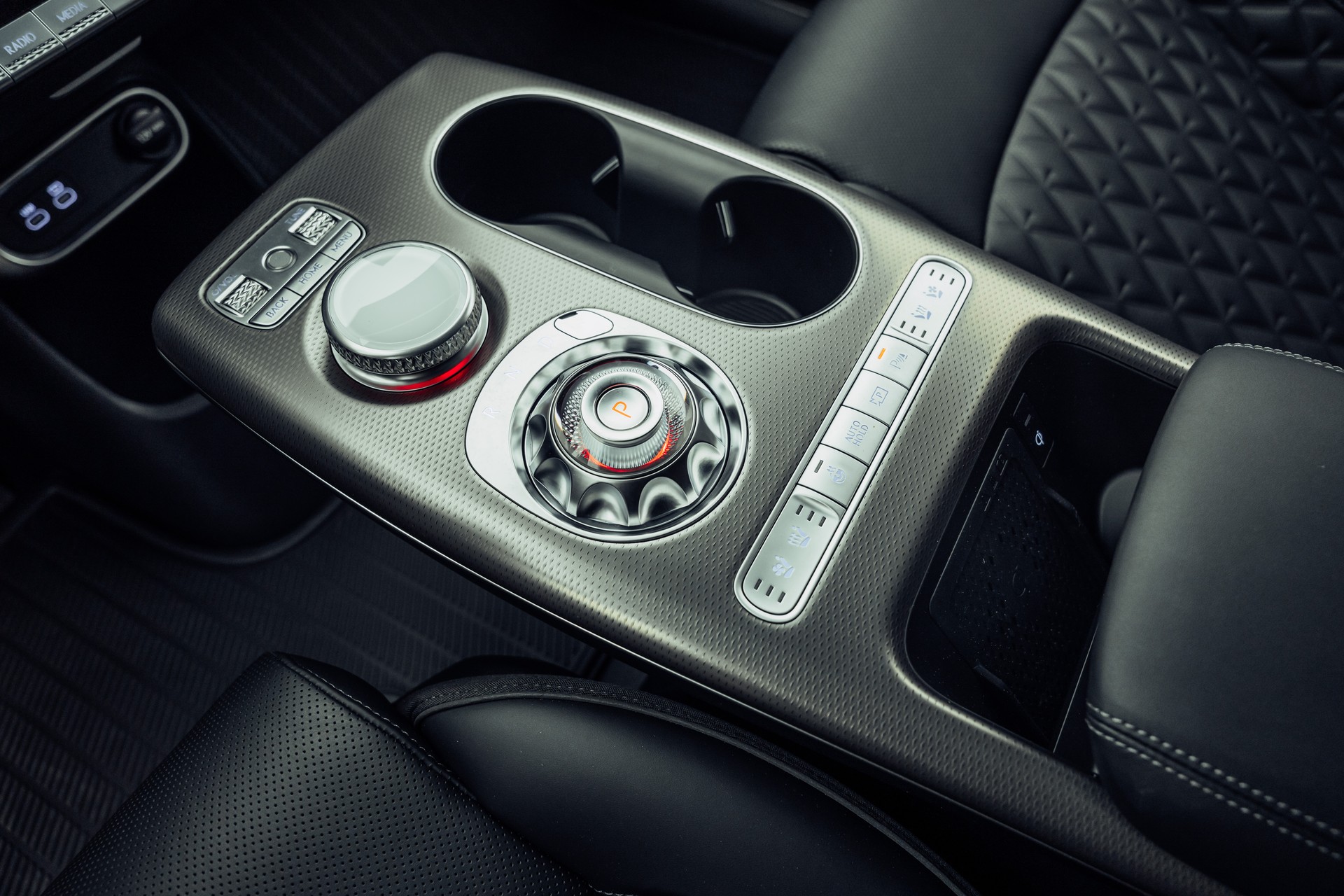 GENESIS GV60 77.4 kWh Sport Plus AWD-image-11