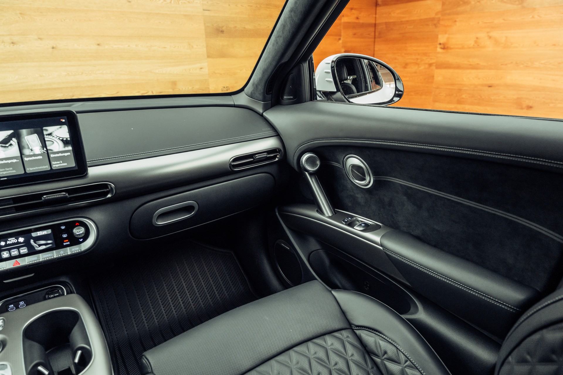 GENESIS GV60 77.4 kWh Sport Plus AWD-image-10