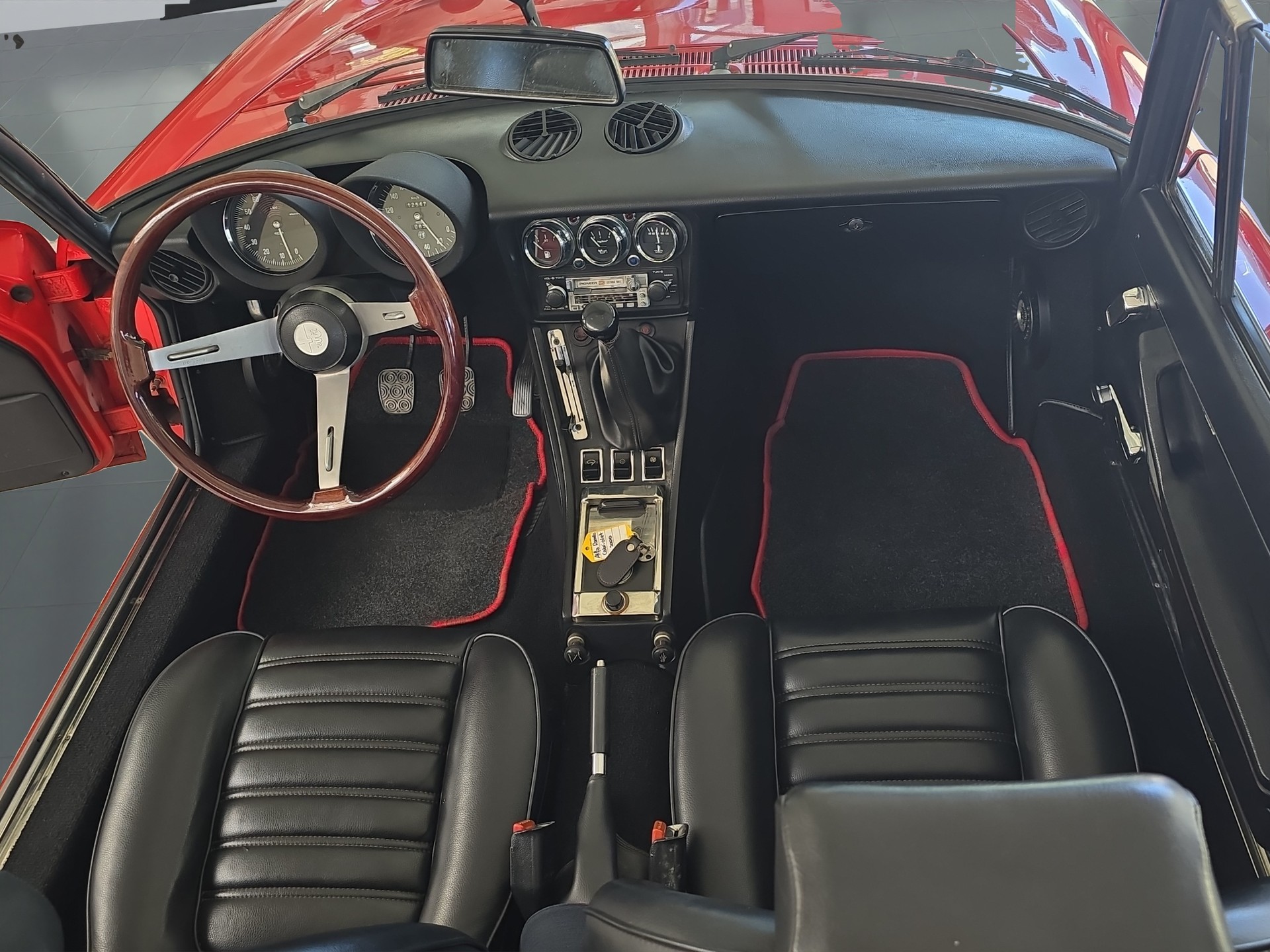 ALFA ROMEO Spider Veloce-image-9