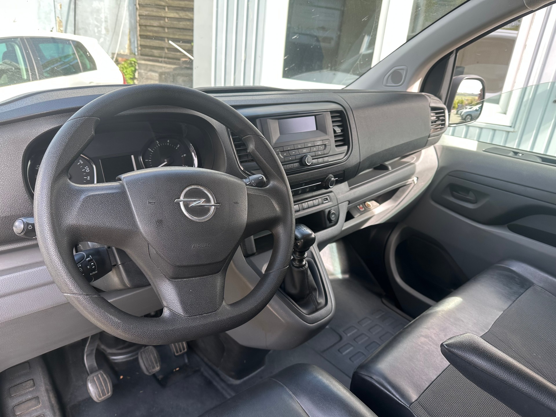OPEL Vivaro Cargo 1.5 CDTI Essentia s/s DK fix M-image-6