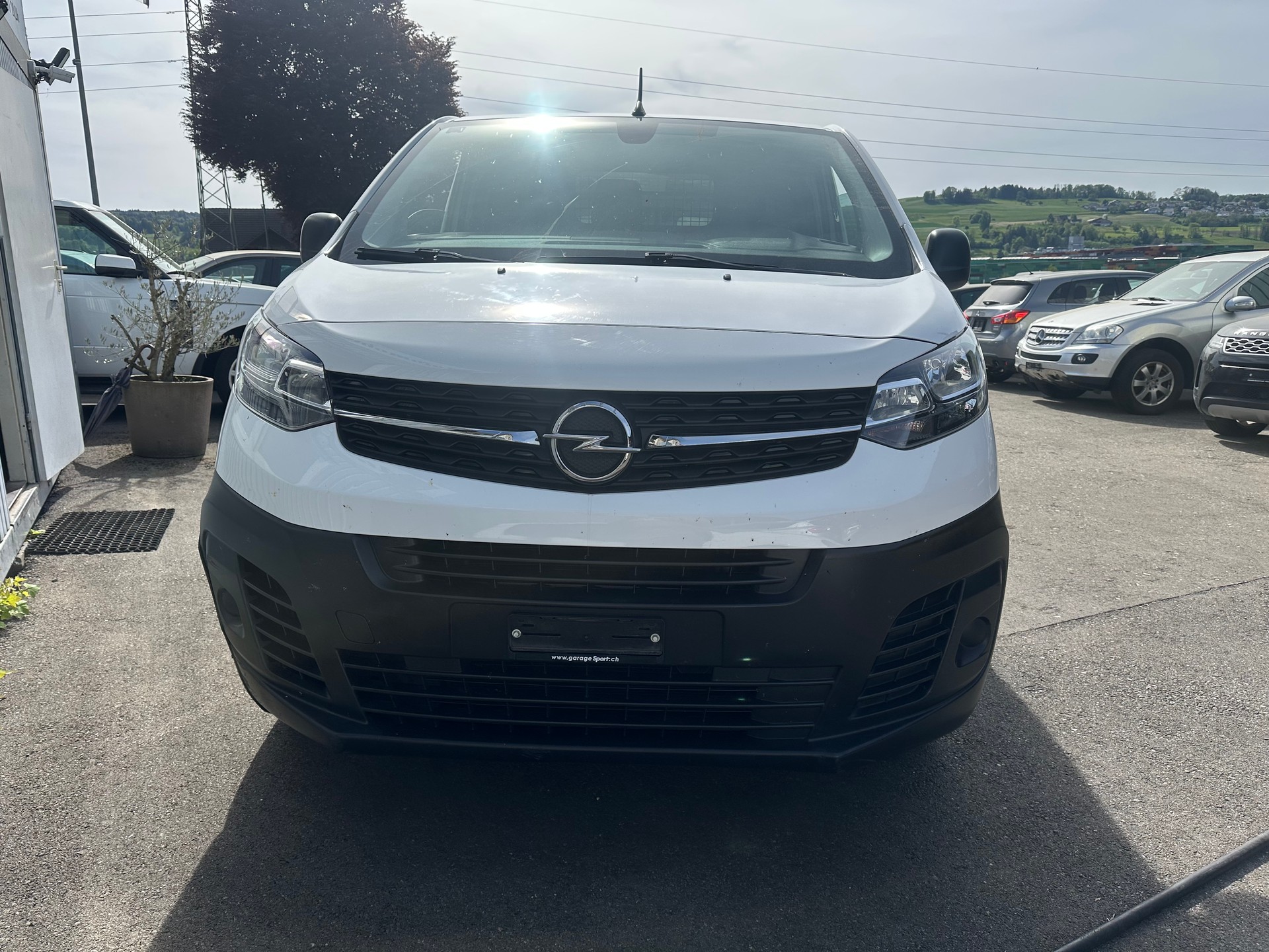 OPEL Vivaro Cargo 1.5 CDTI Essentia s/s DK fix M-image-0
