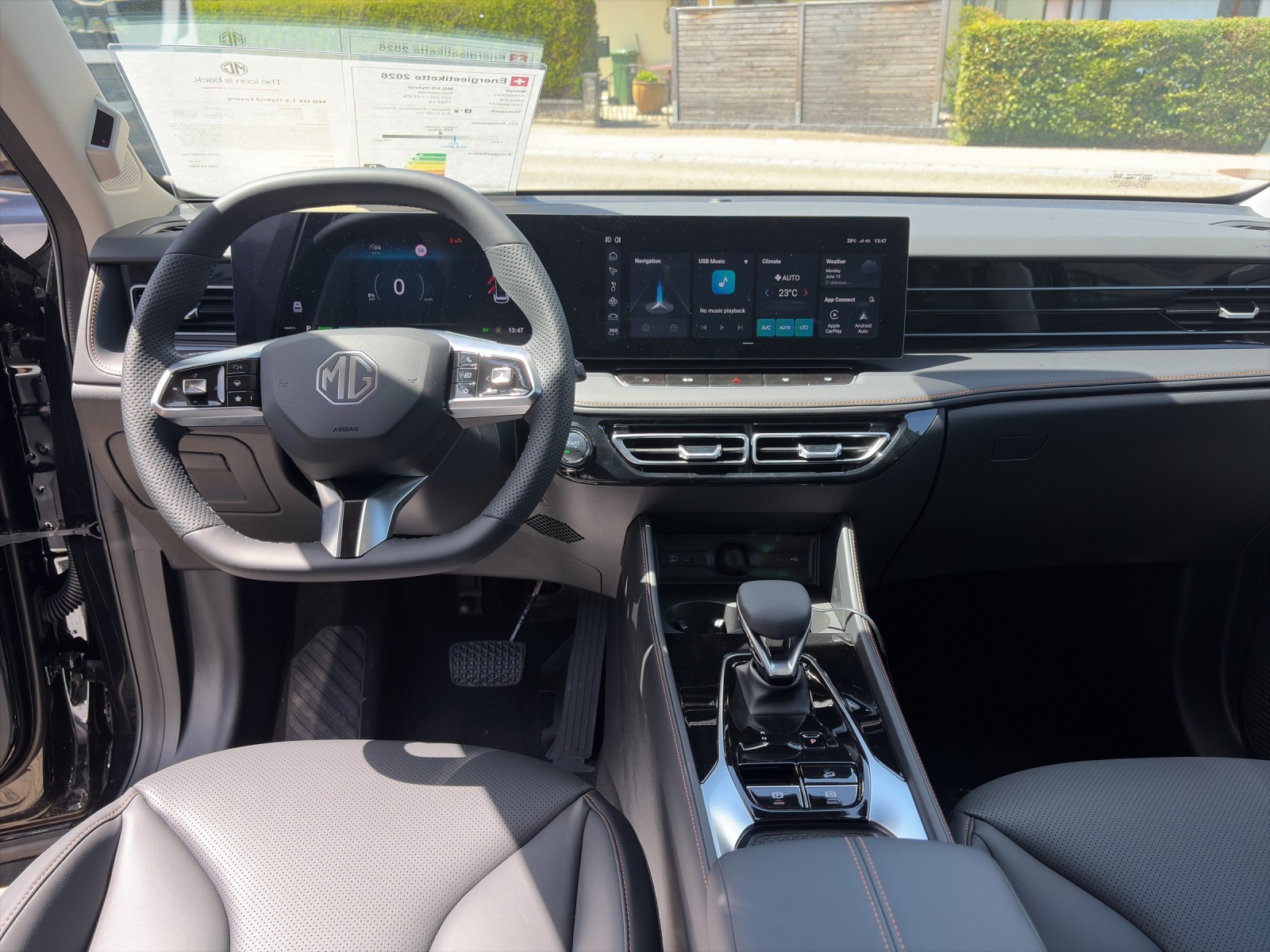 MG HS 1.5 Hybrid Luxury-image-4