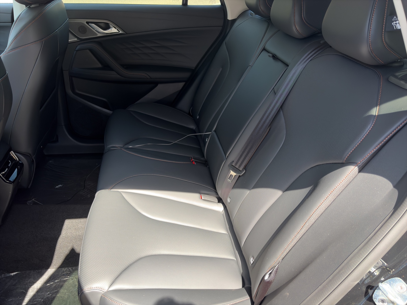 MG HS 1.5 Hybrid Luxury-showroom-element-3