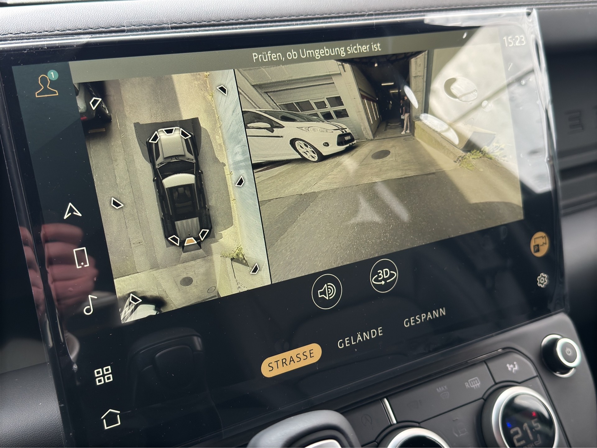 LAND ROVER Defender 110 3.0 D I6 250 X-Dynamic SE-image-11
