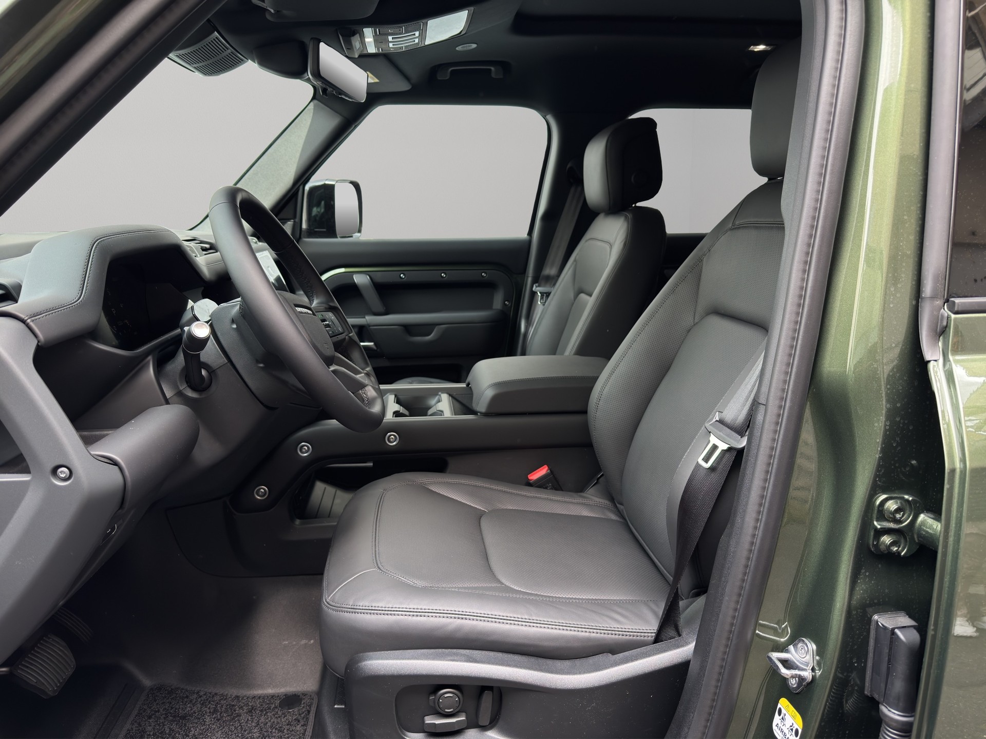 LAND ROVER Defender 110 3.0 D I6 250 X-Dynamic SE-image-14