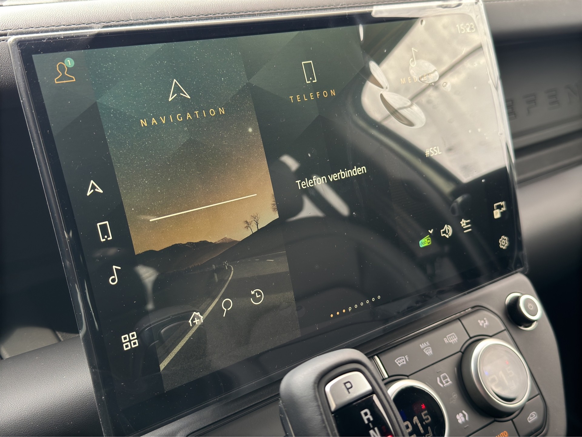 LAND ROVER Defender 110 3.0 D I6 250 X-Dynamic SE-image-9