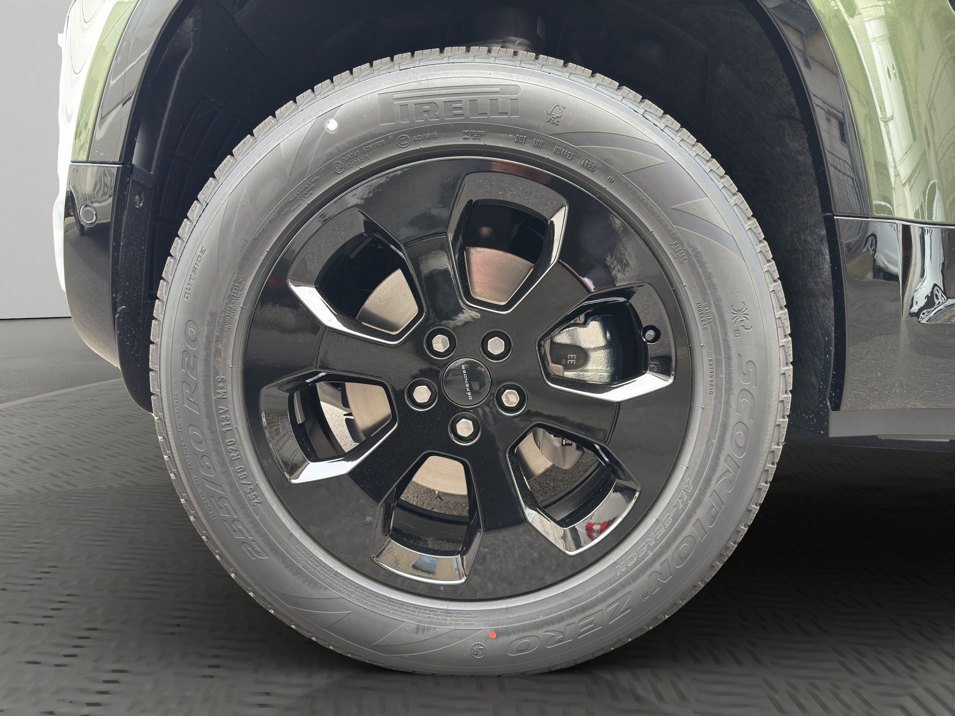 LAND ROVER Defender 110 3.0 D I6 250 X-Dynamic SE-image-18