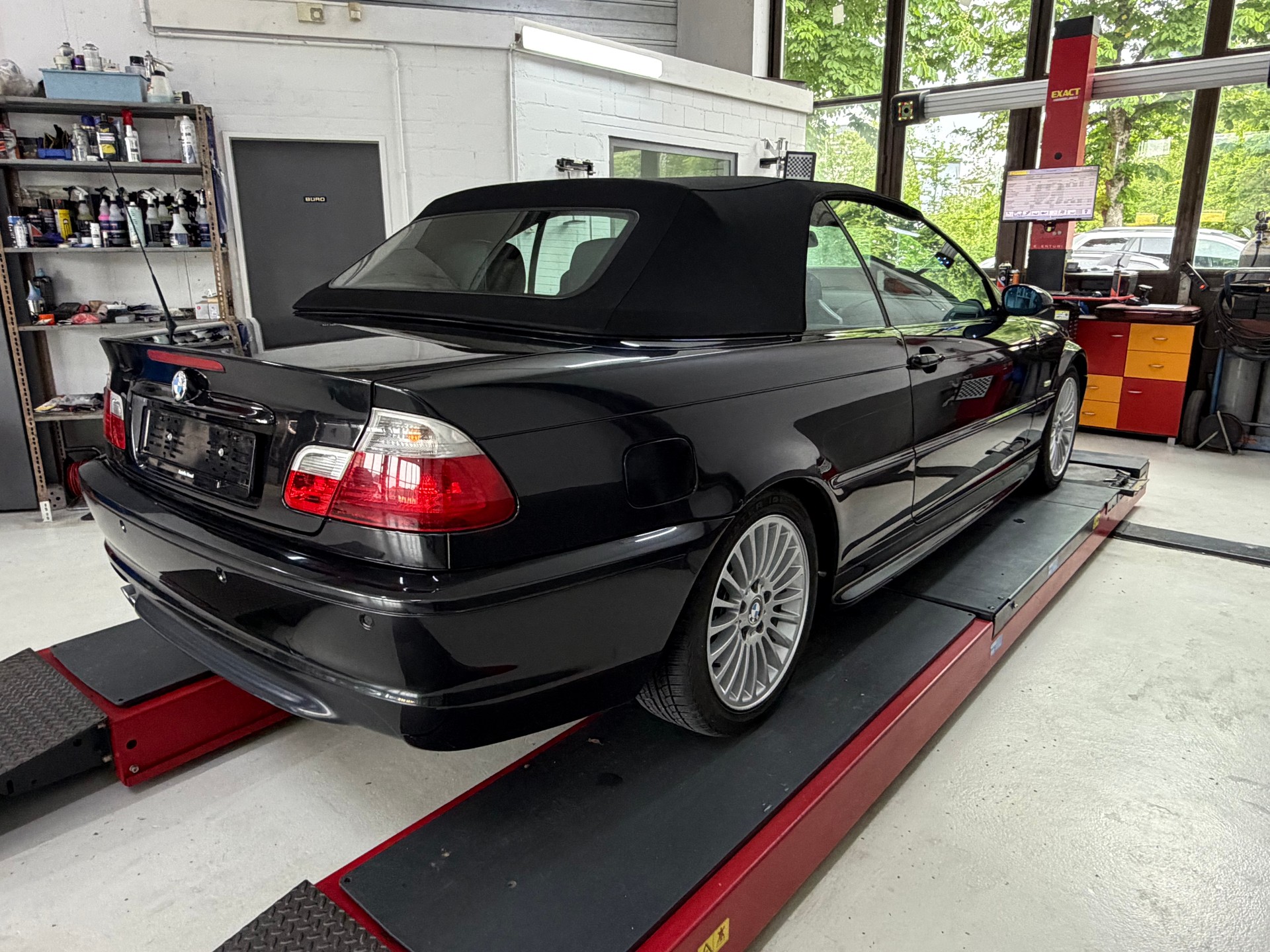 BMW 330Ci Cabriolet-image-6