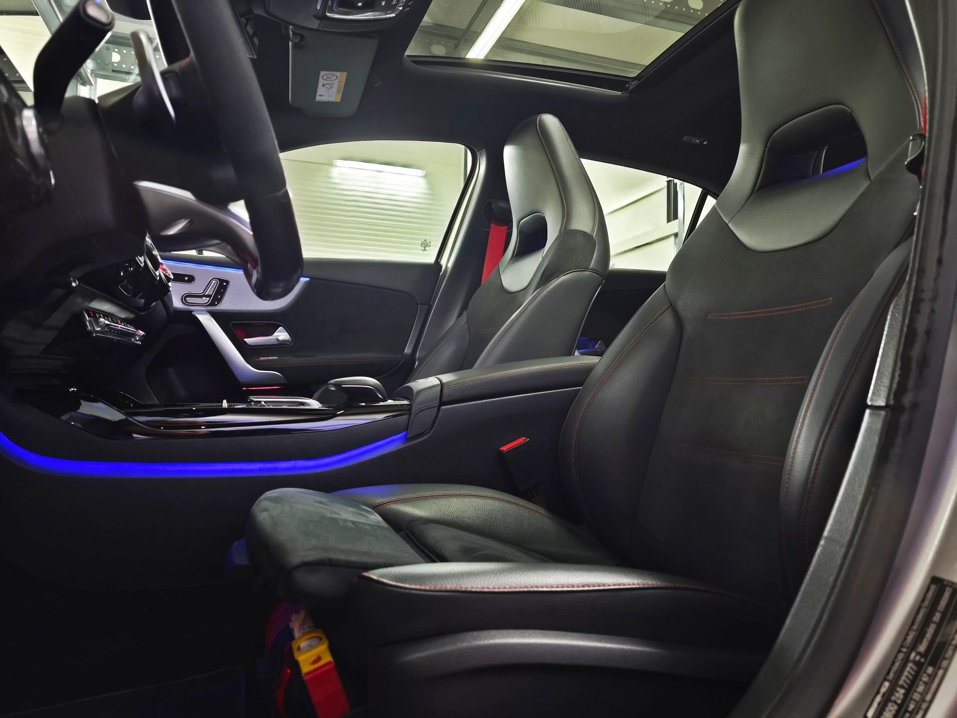 MERCEDES-BENZ A 45 S AMG 4Matic+ Speedshift-image-10