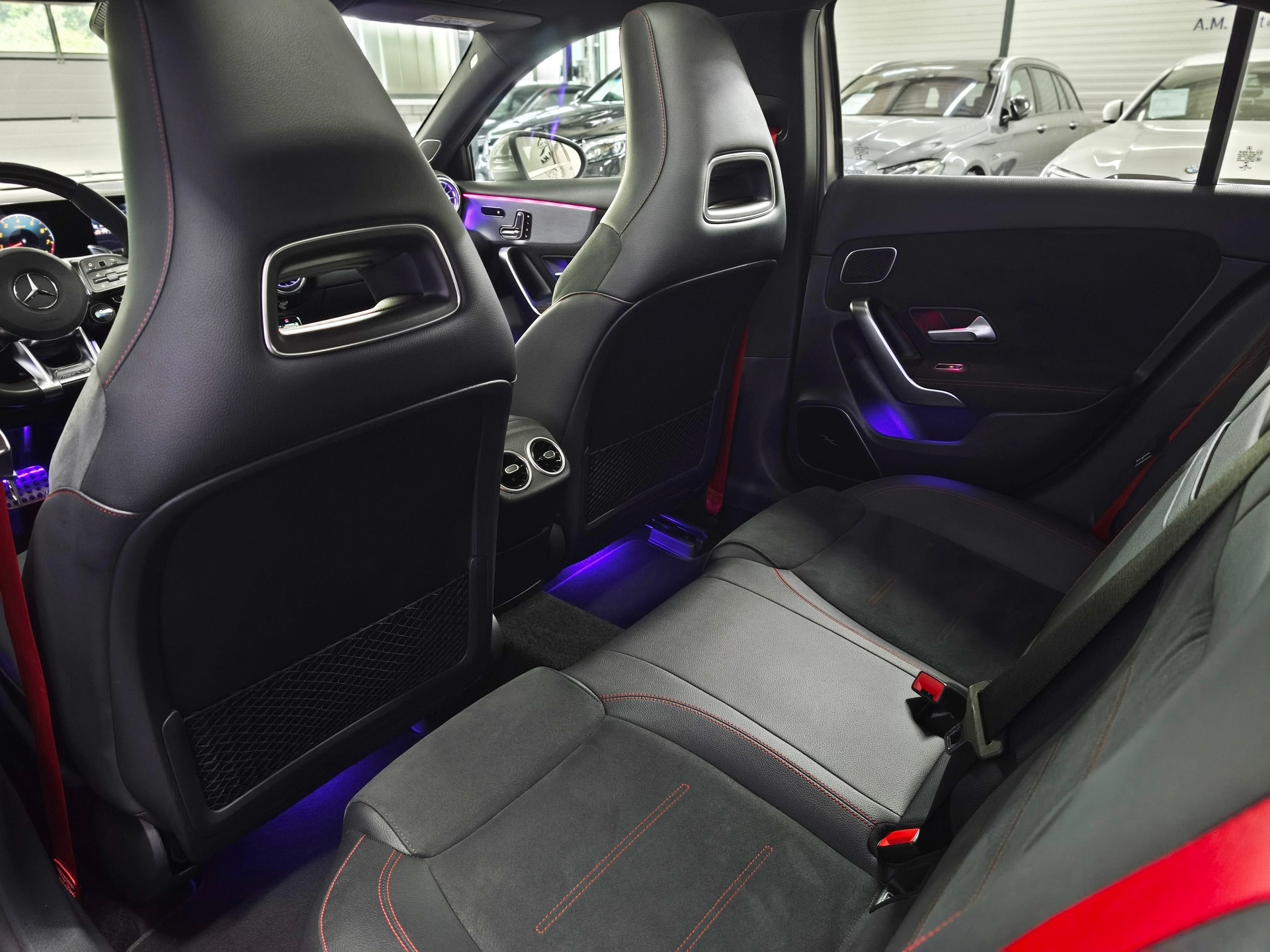 MERCEDES-BENZ A 45 S AMG 4Matic+ Speedshift-image-11