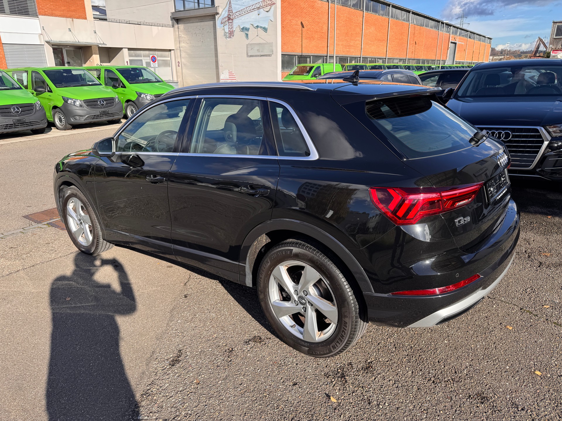 AUDI Q3 40 TFSI S line quattro S-tronic-image-2