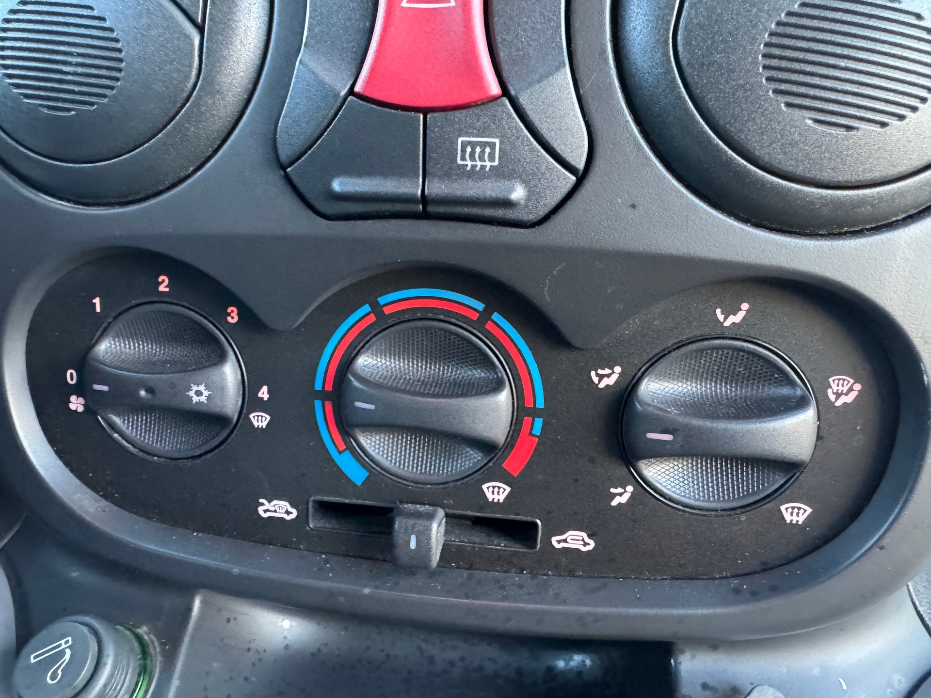 FIAT Doblò 1.9 JTD CargoMaxi Swiss-image-12