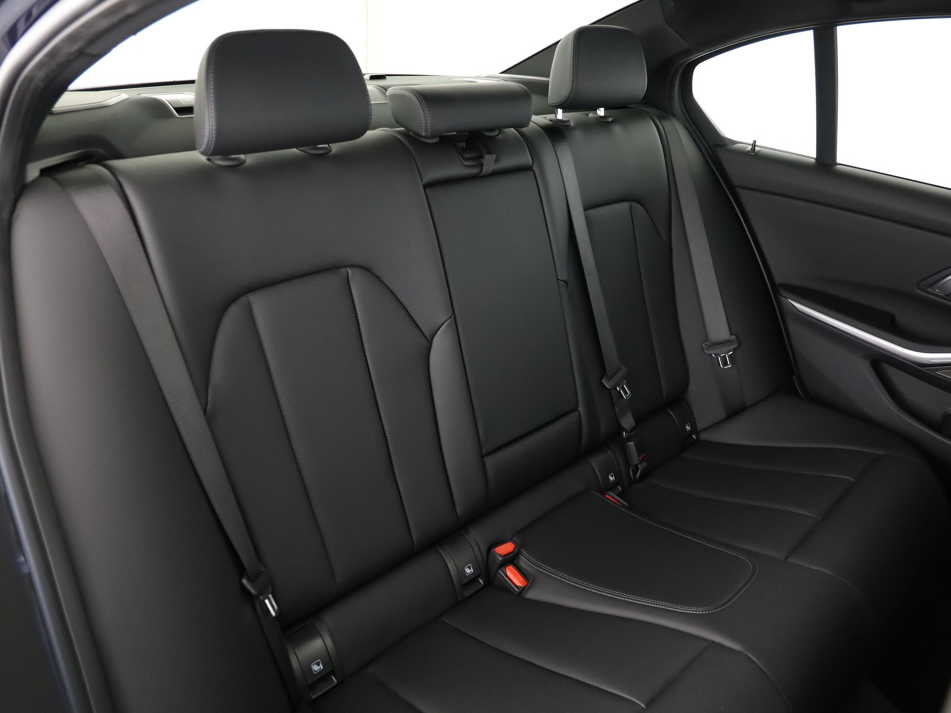 BMW 320d xDr 48V M Sport-image-13