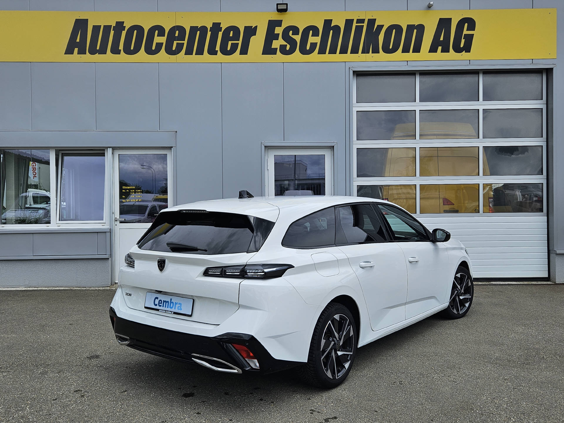 PEUGEOT 308 SW 1.5 BlueHDi Allure Pack* Top Zustand * Navi * Rückfahrkamera * Sitzheizung *-image-2